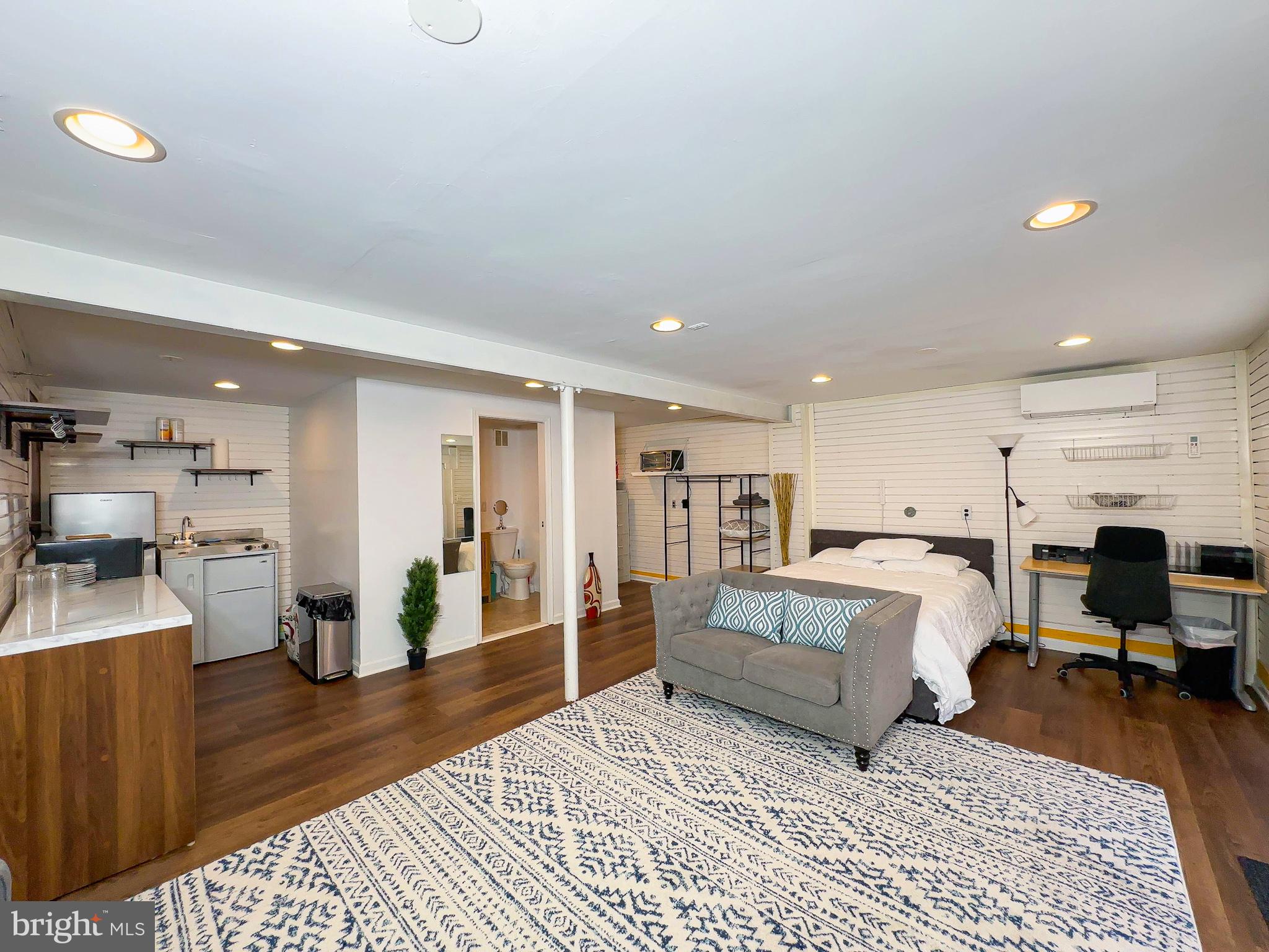 9300 COLESVILLE ROAD