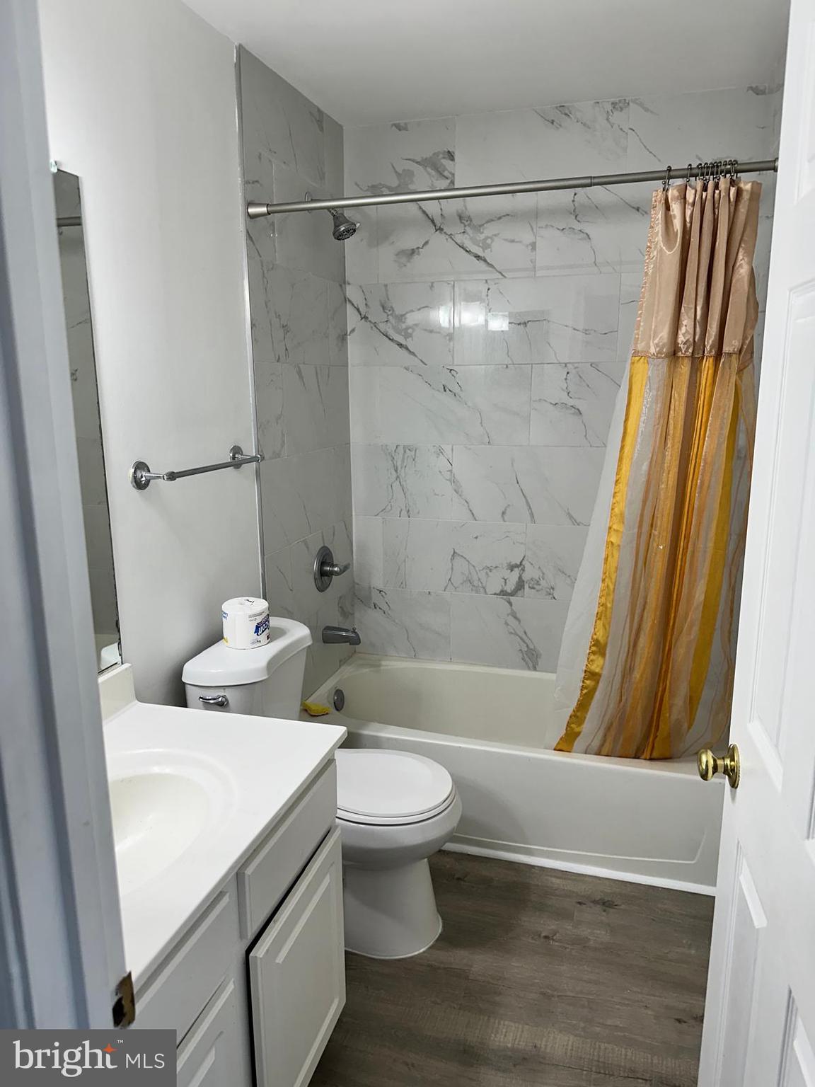 MCNAIR FARMS LANDBAY - Residential Lease