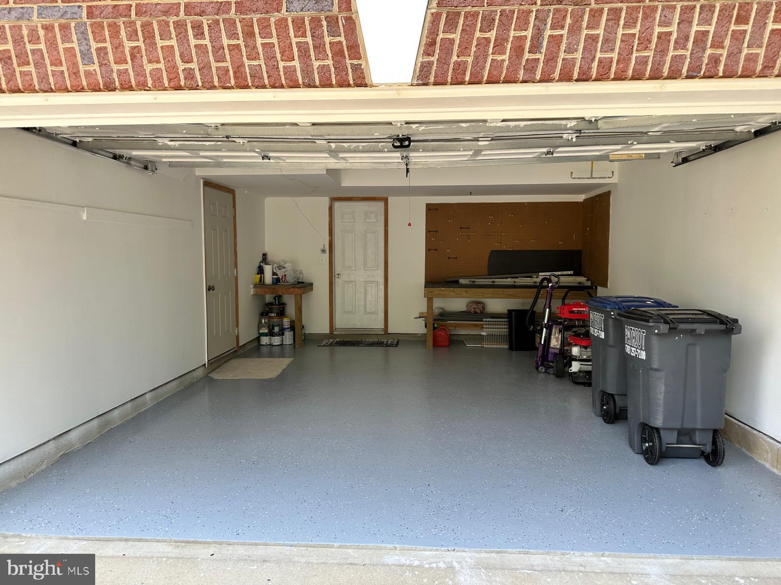 MCNAIR FARMS LANDBAY - Residential Lease