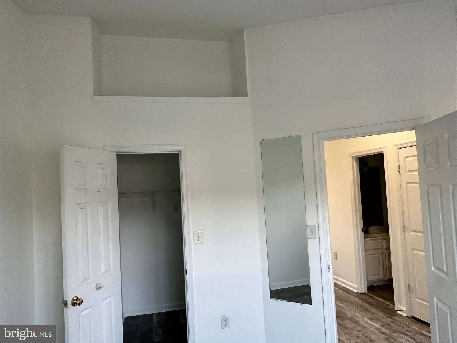 MCNAIR FARMS LANDBAY - Residential Lease