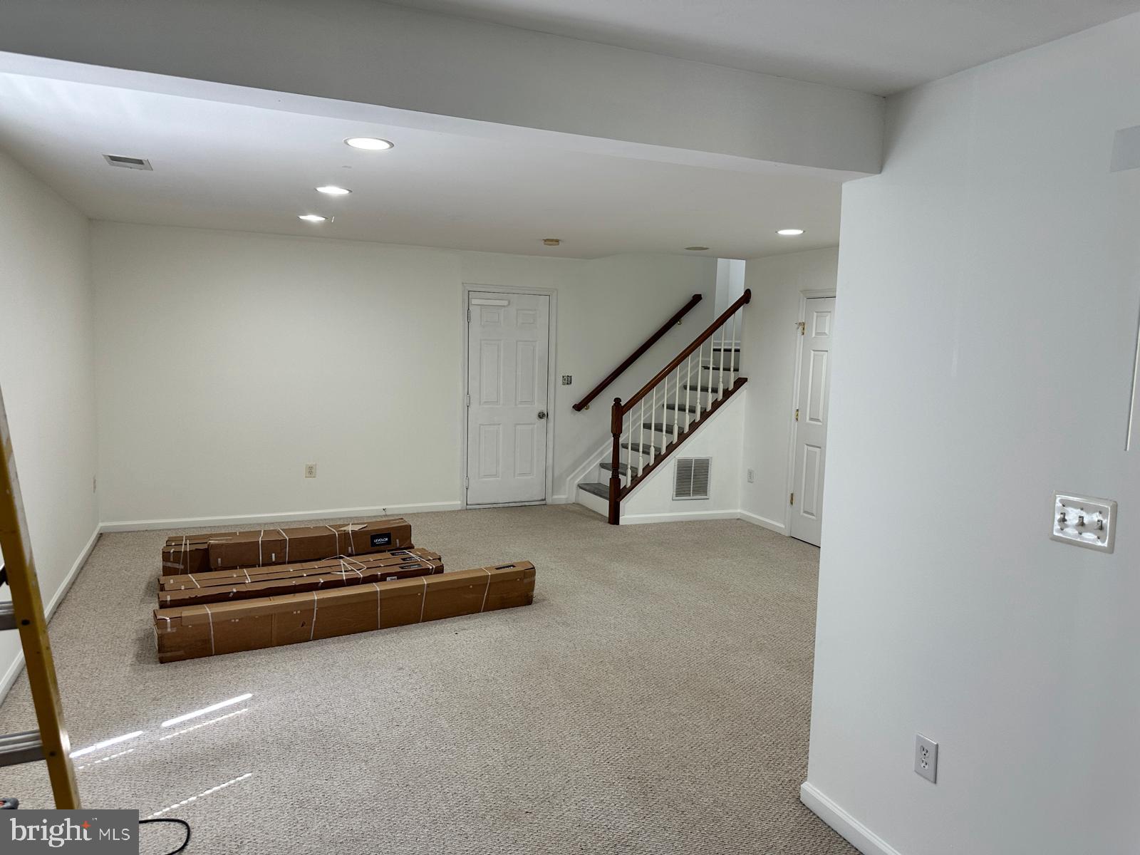 MCNAIR FARMS LANDBAY - Residential Lease