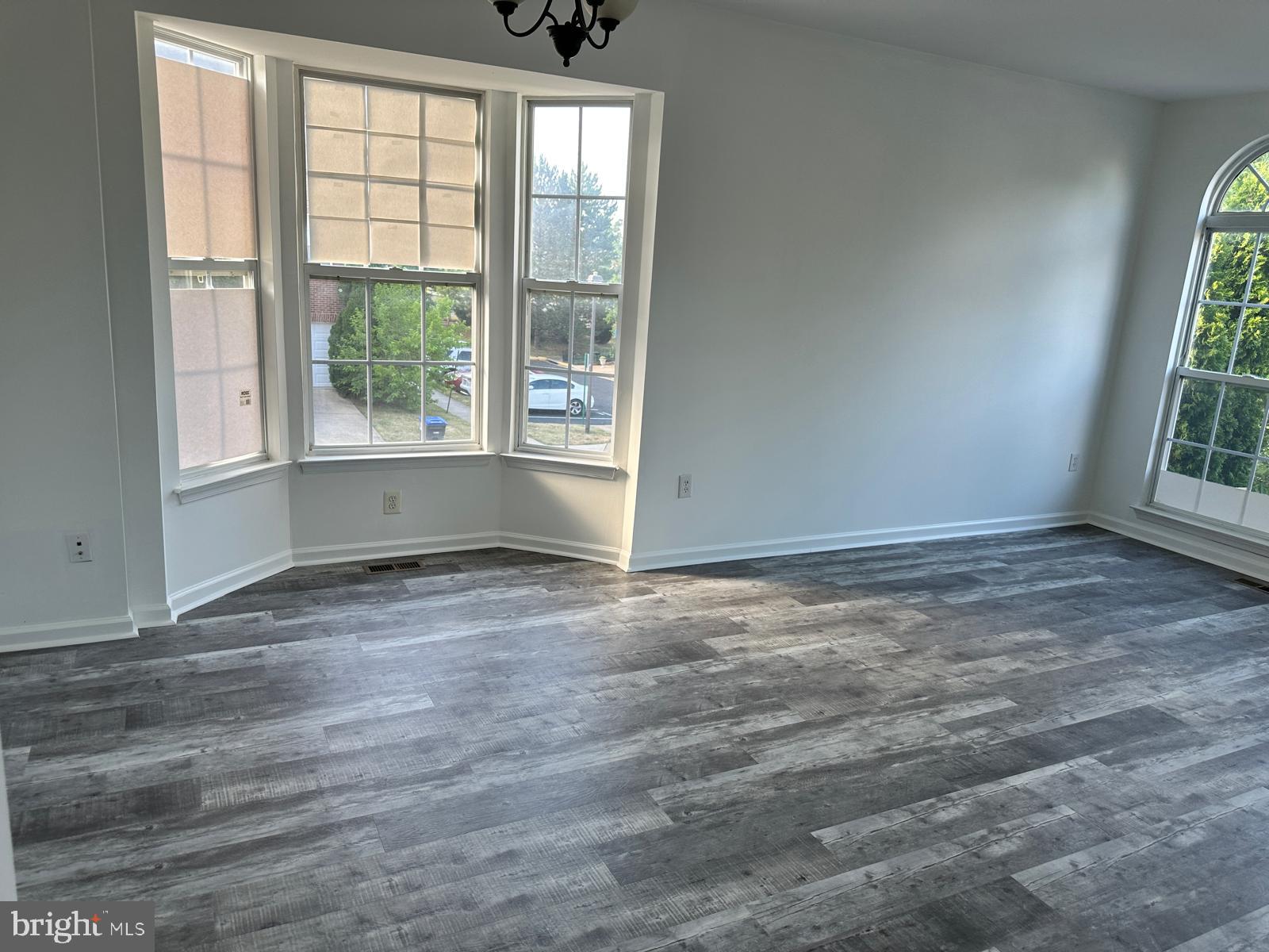 MCNAIR FARMS LANDBAY - Residential Lease