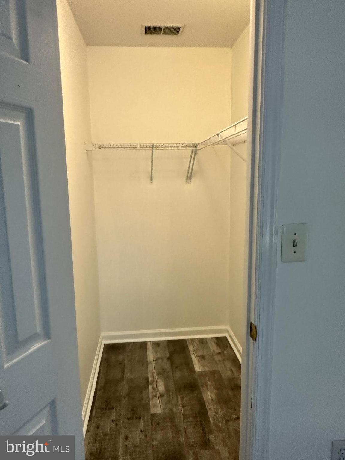 MCNAIR FARMS LANDBAY - Residential Lease