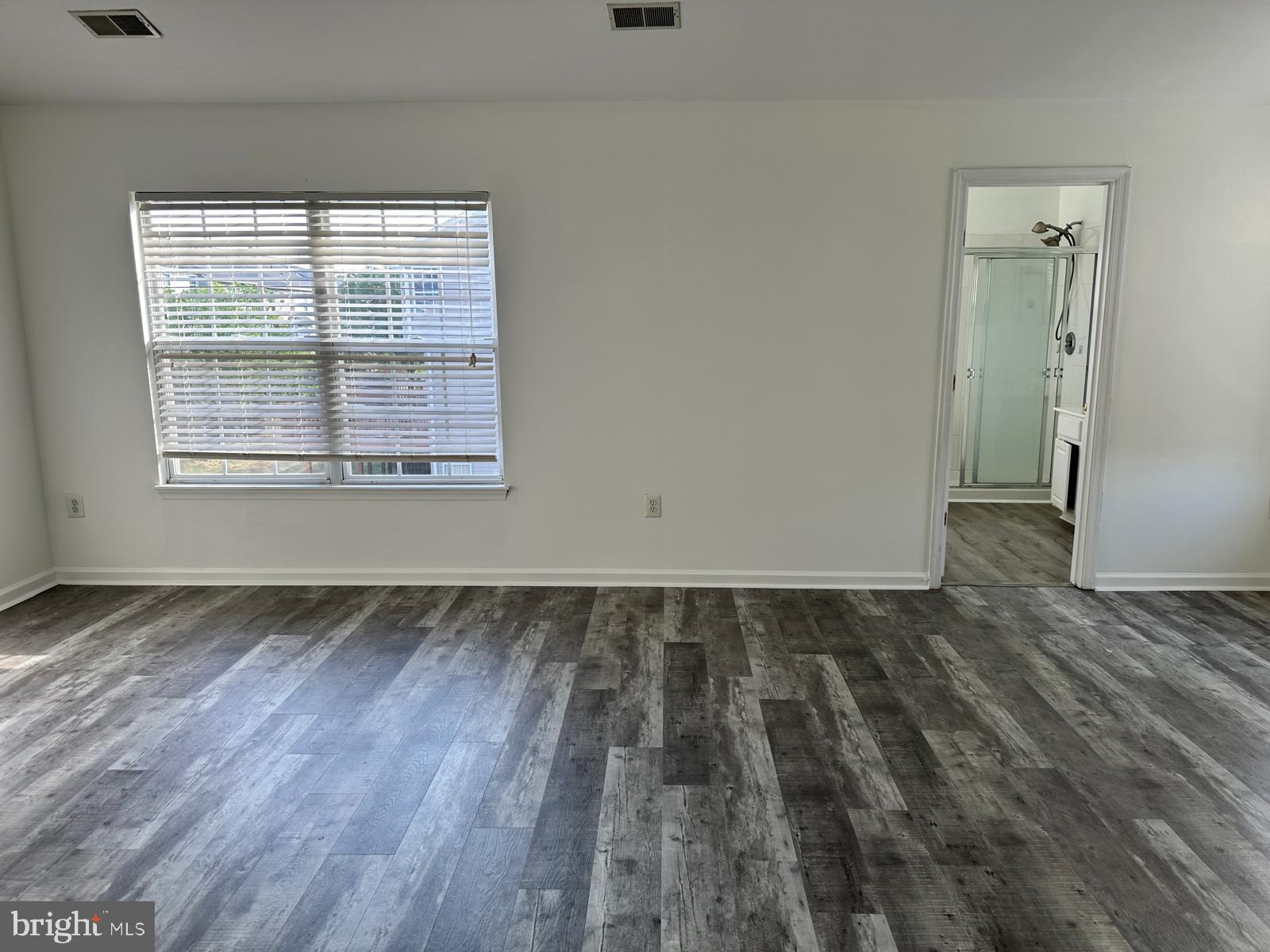 MCNAIR FARMS LANDBAY - Residential Lease