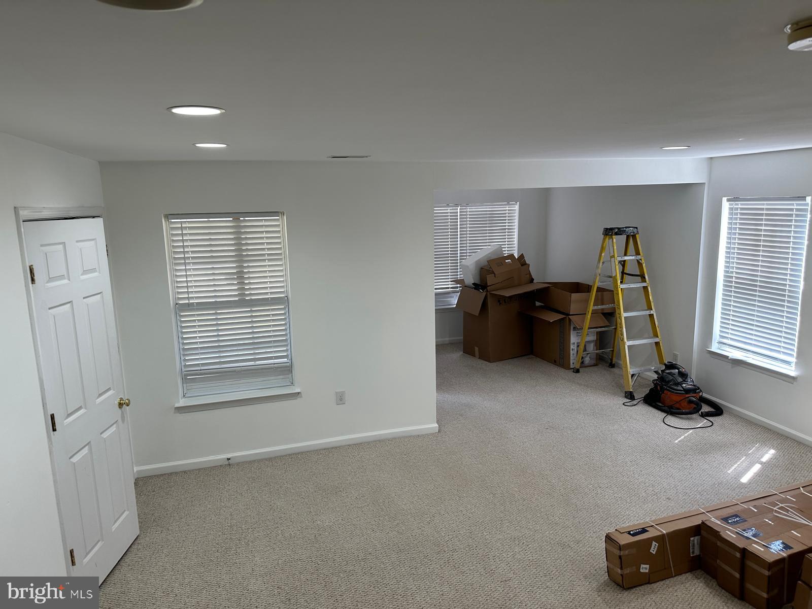 MCNAIR FARMS LANDBAY - Residential Lease