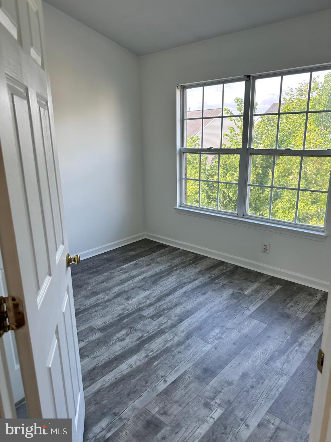 MCNAIR FARMS LANDBAY - Residential Lease