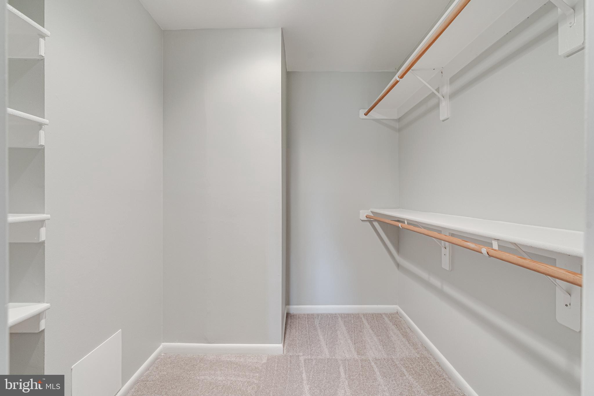 MC LEAN CHASE - Residential