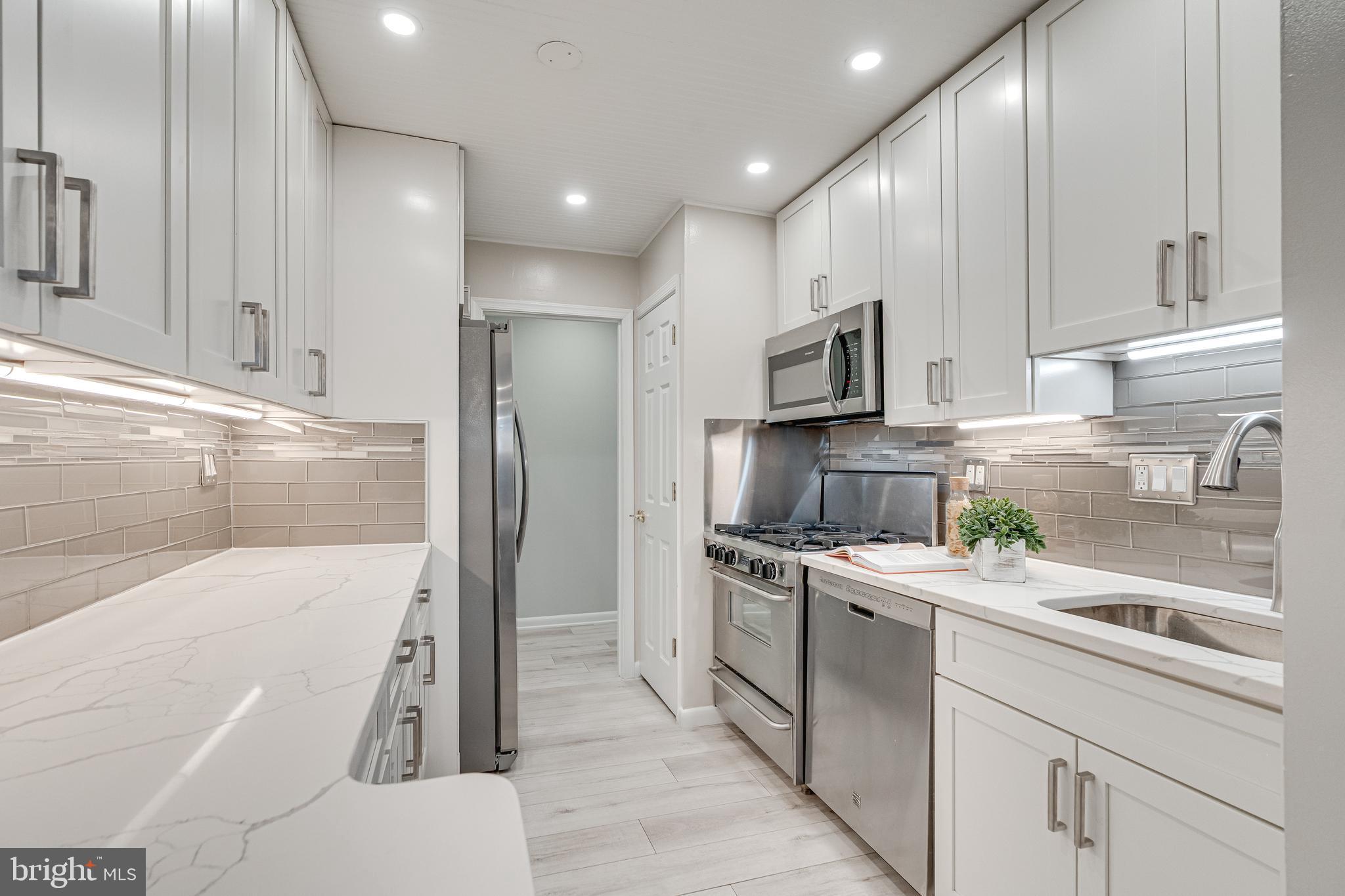 MC LEAN CHASE - Residential