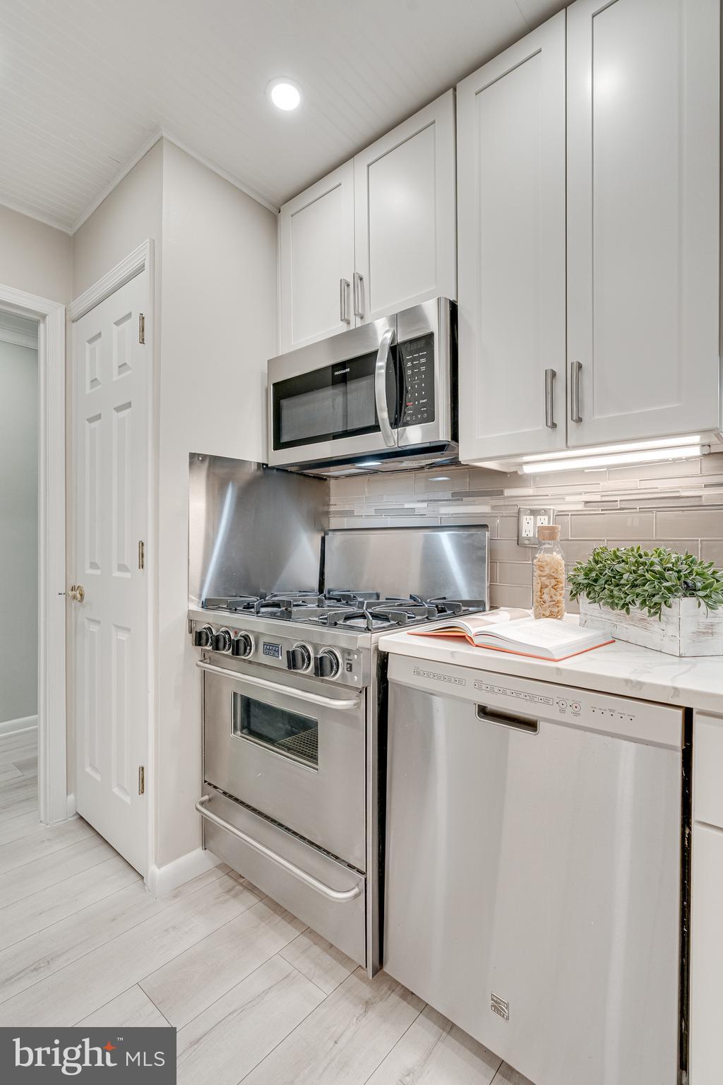 MC LEAN CHASE - Residential