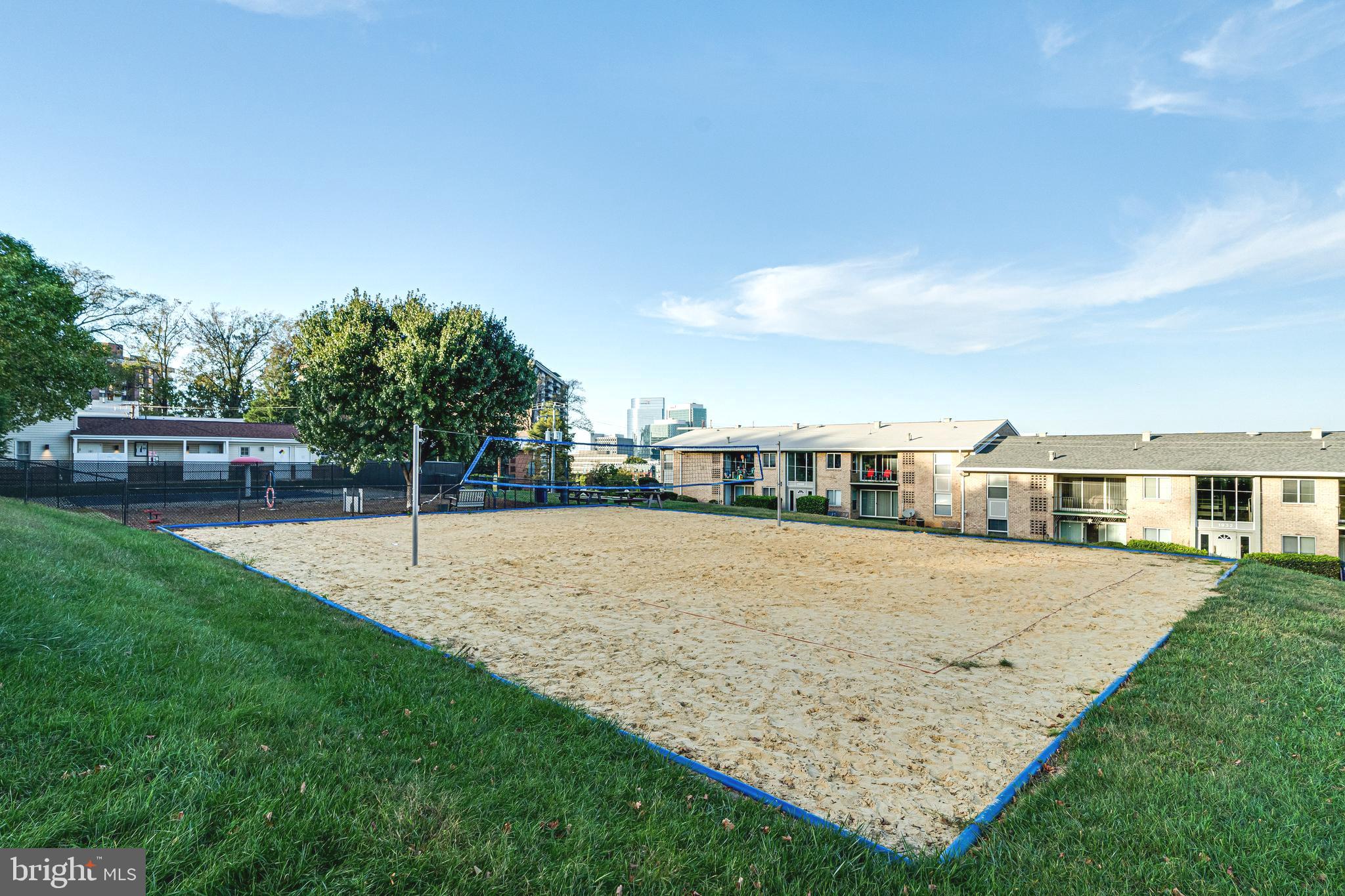 MC LEAN CHASE - Residential