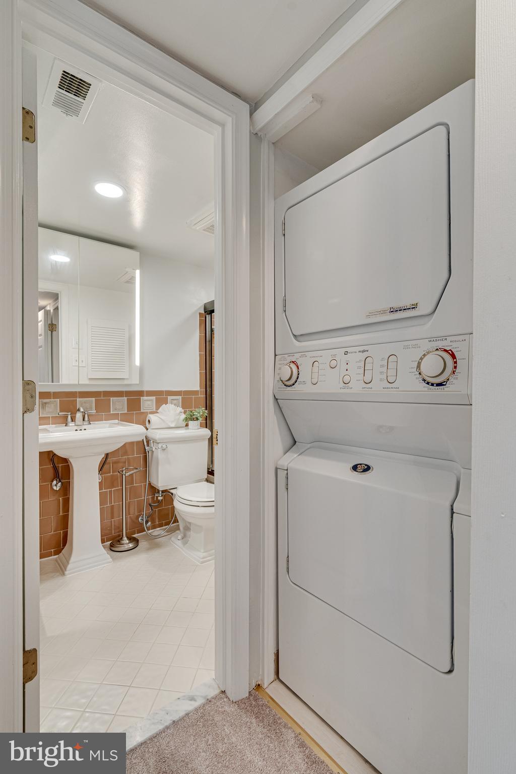 MC LEAN CHASE - Residential