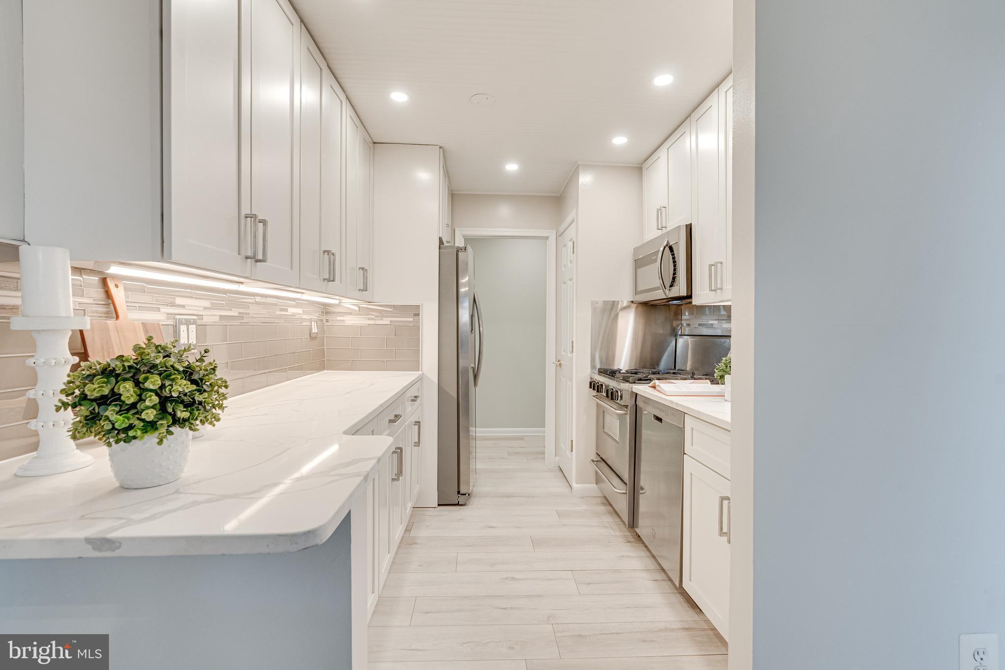 MC LEAN CHASE - Residential