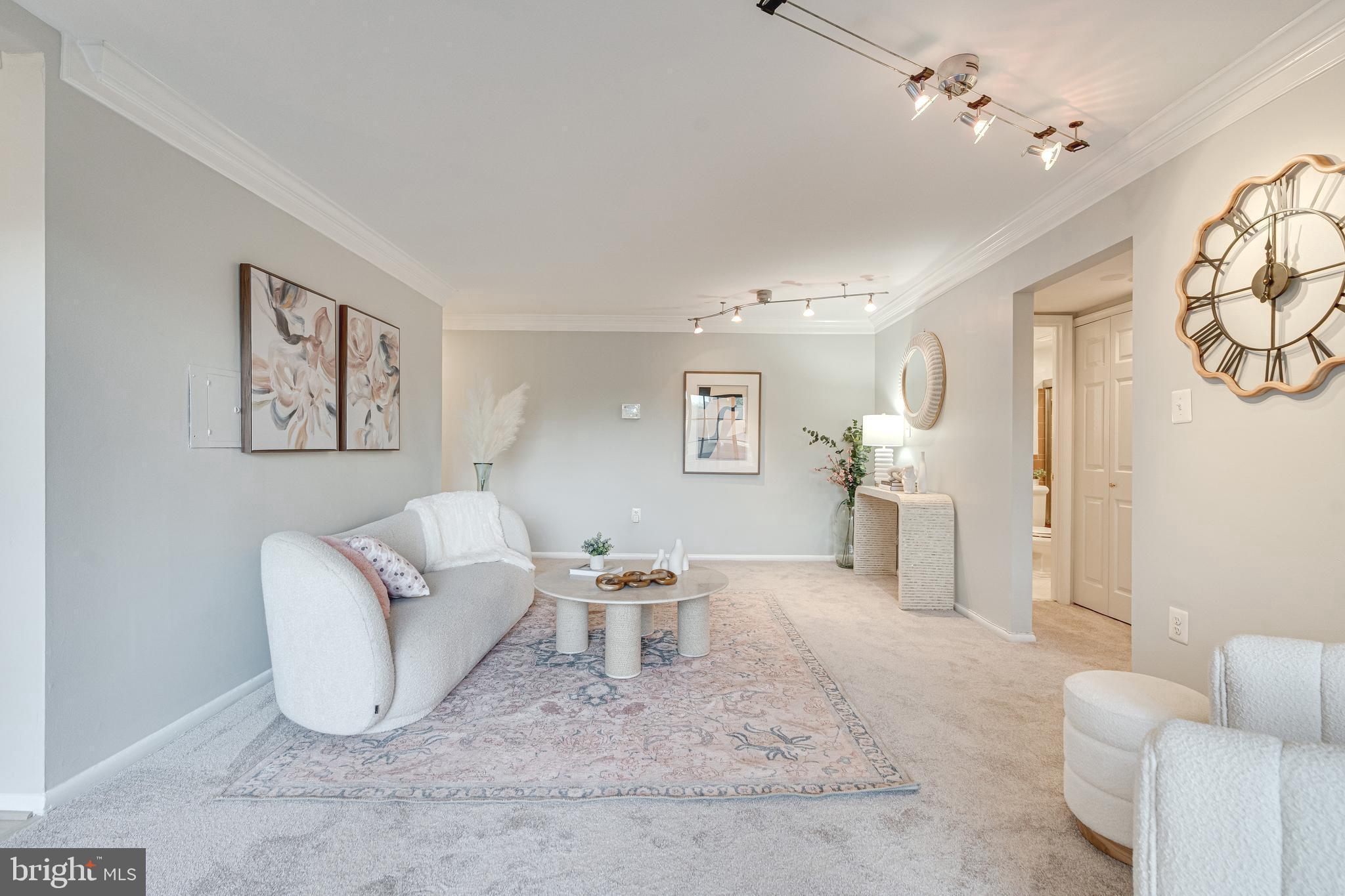 MC LEAN CHASE - Residential