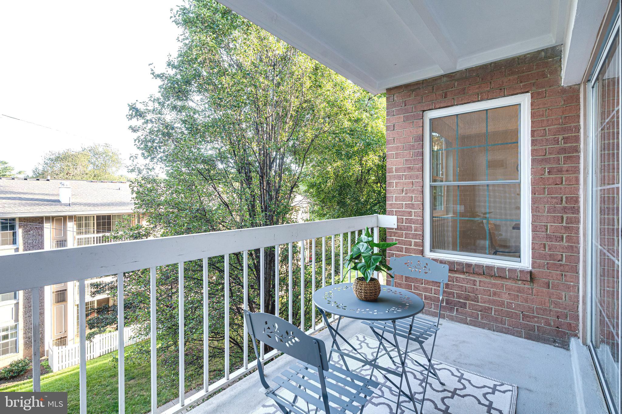 MC LEAN CHASE - Residential