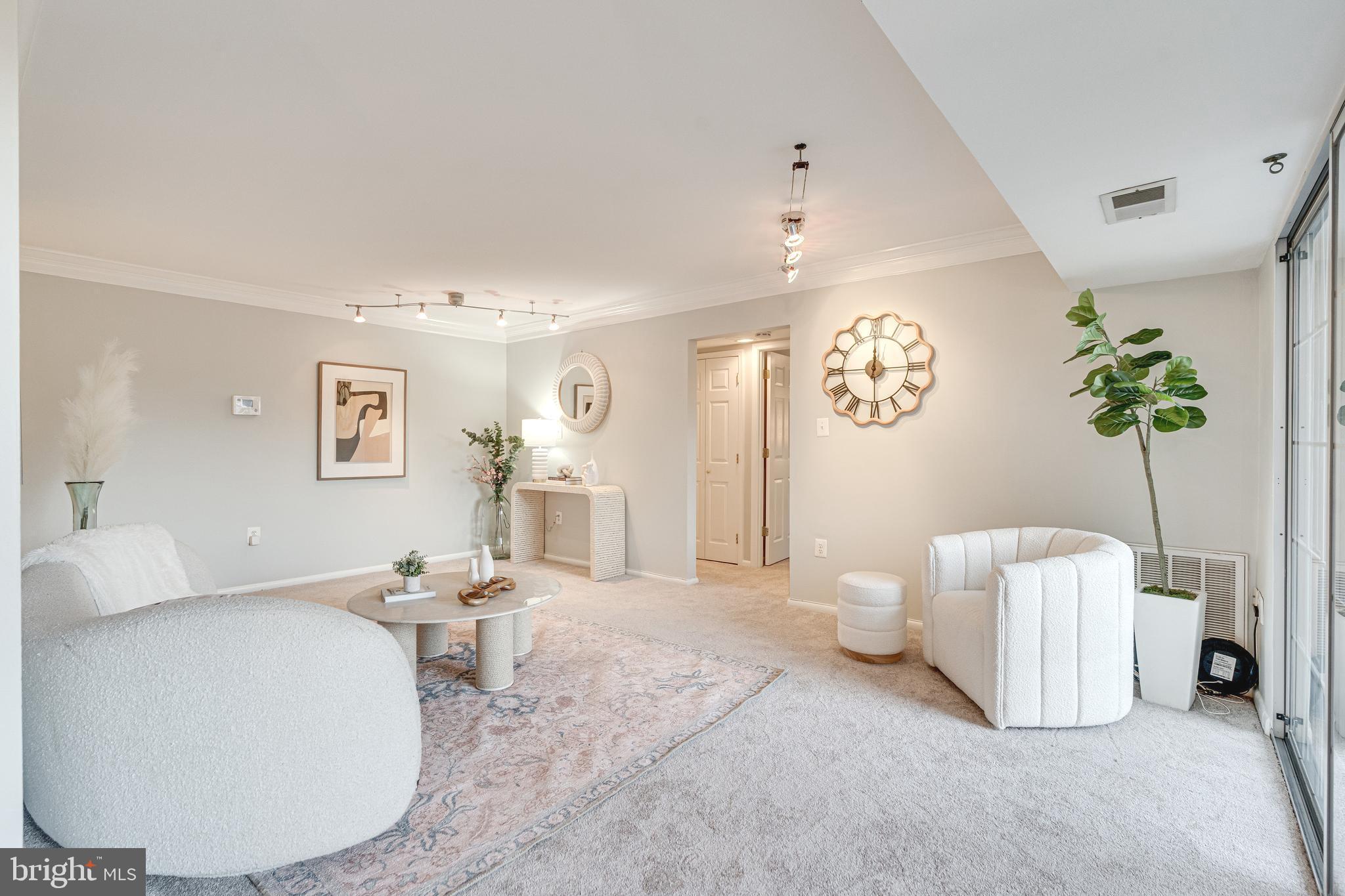 MC LEAN CHASE - Residential