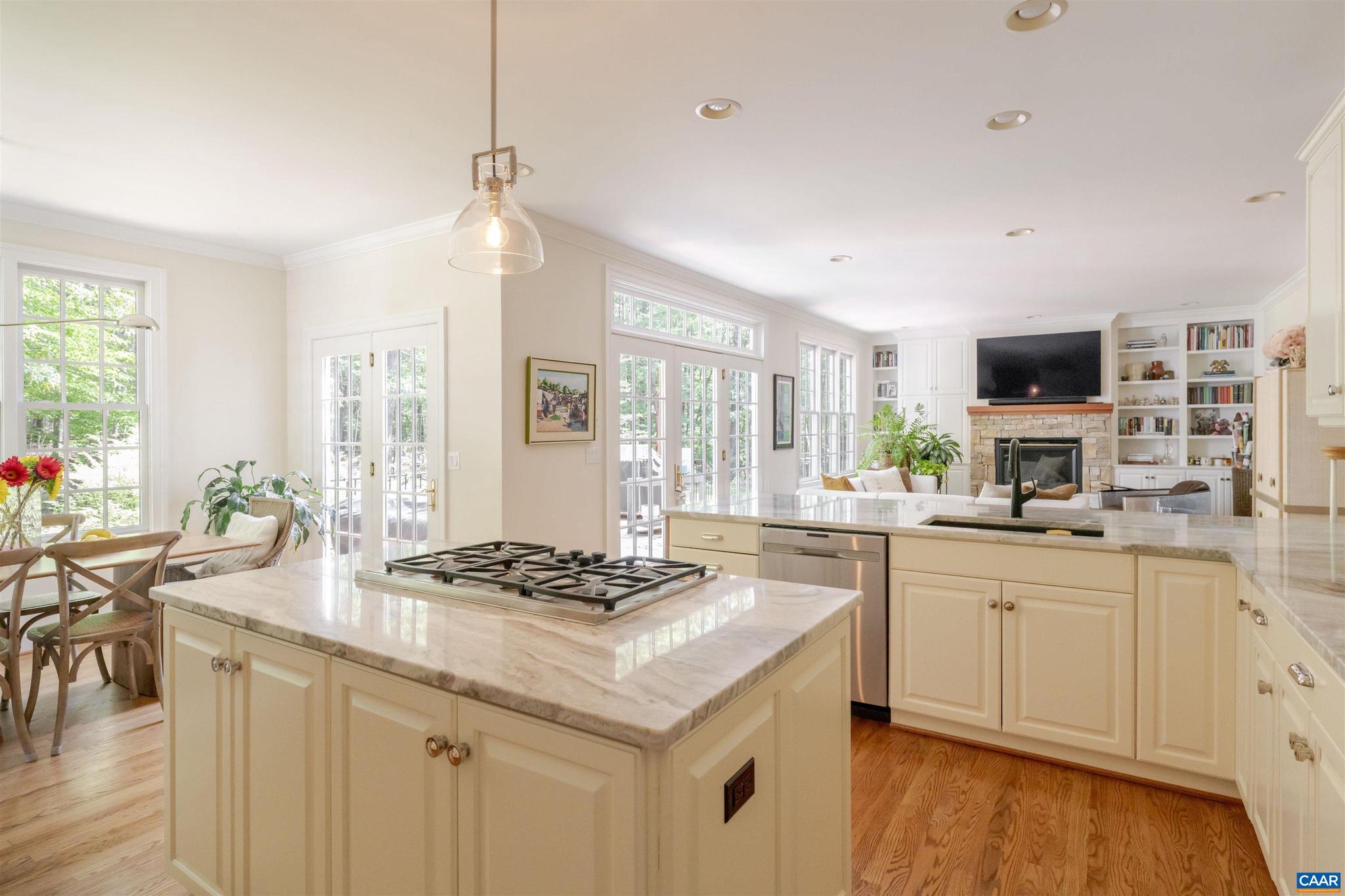 WALNUT HILLS - Residential