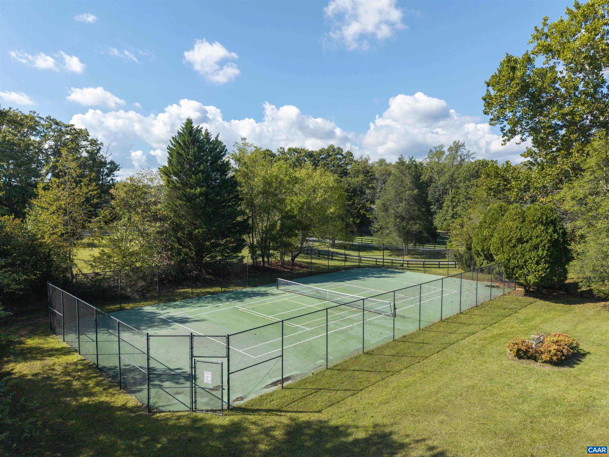 WALNUT HILLS - Residential