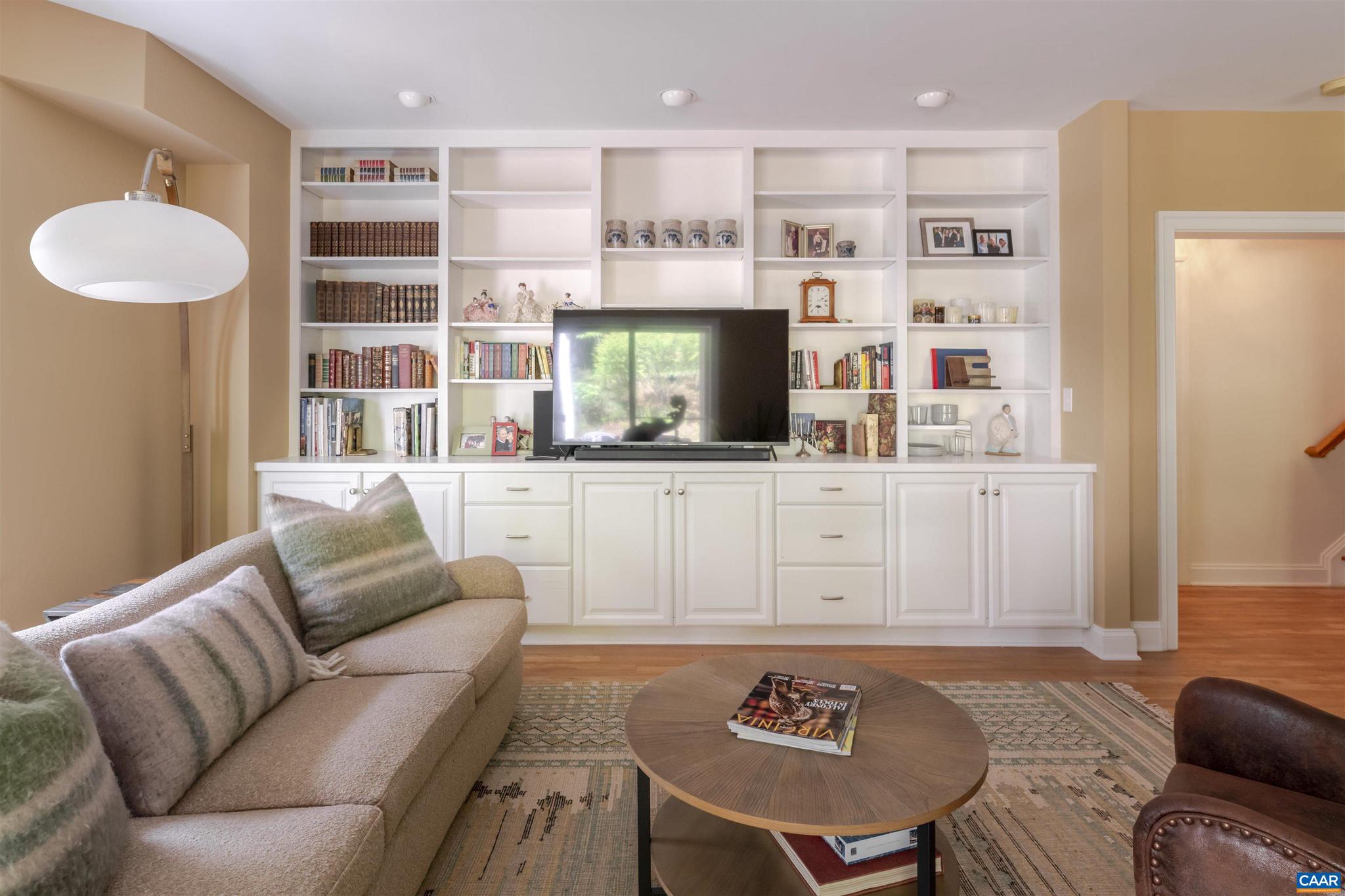 WALNUT HILLS - Residential