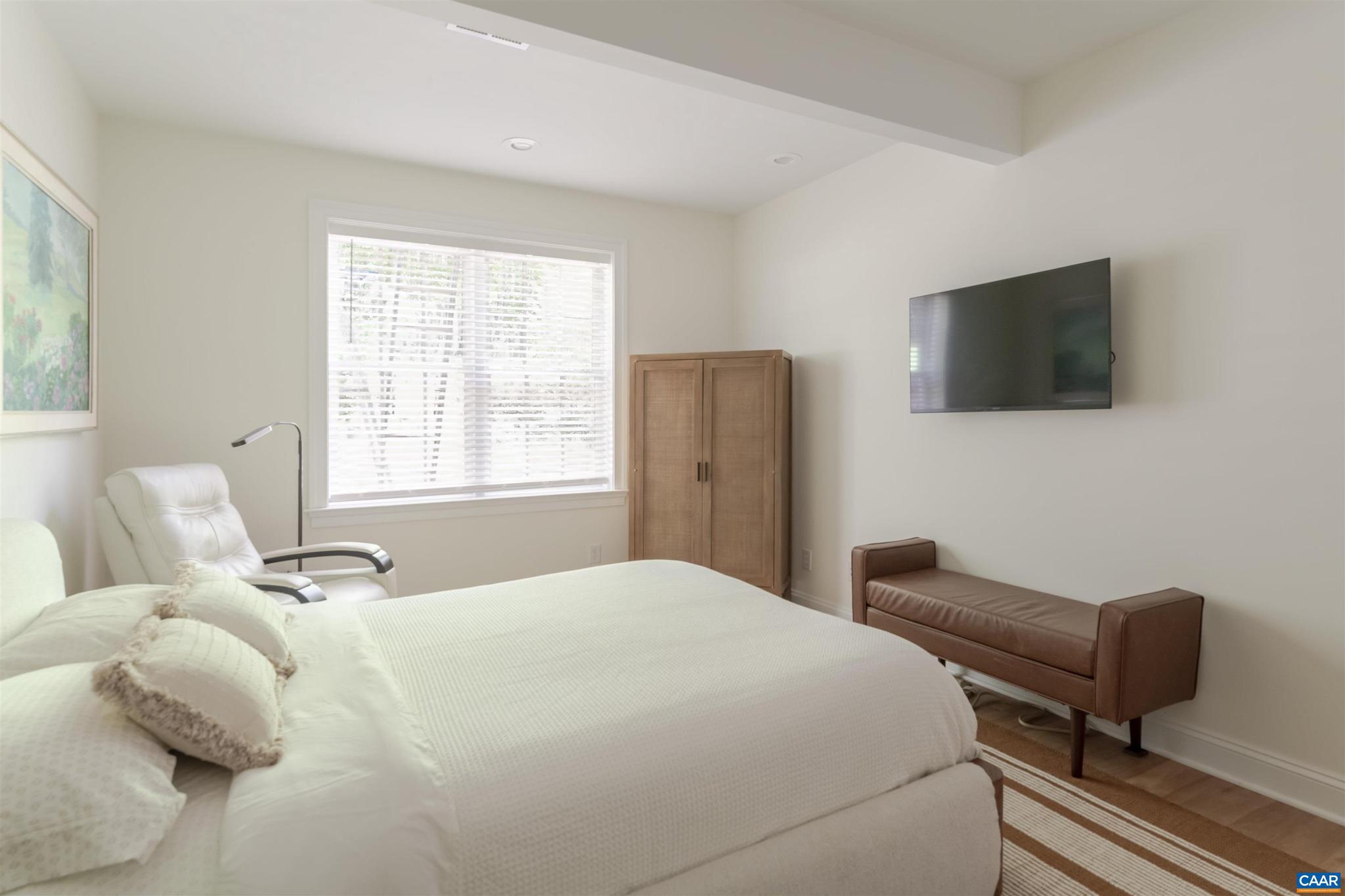 WALNUT HILLS - Residential