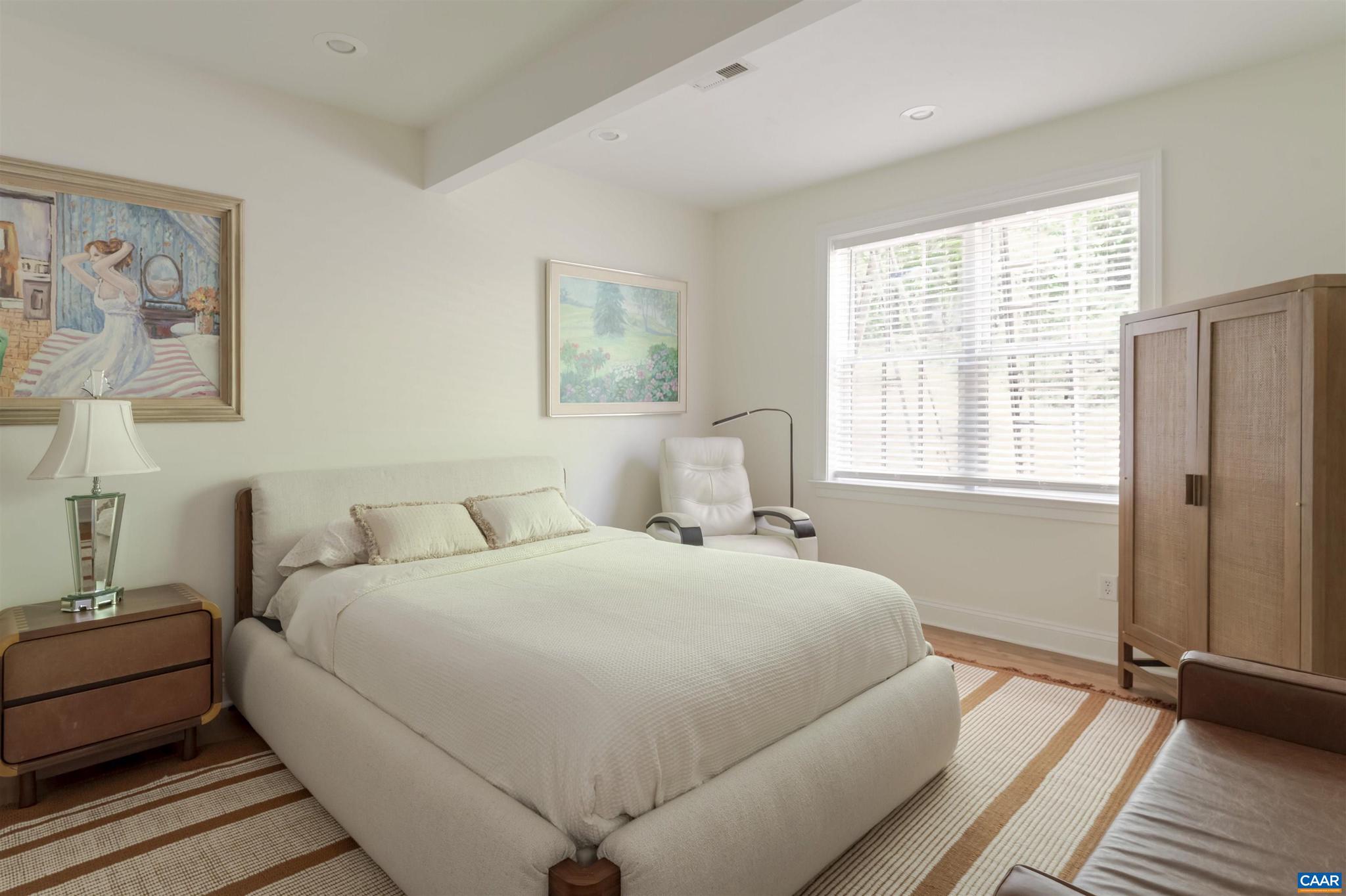 WALNUT HILLS - Residential