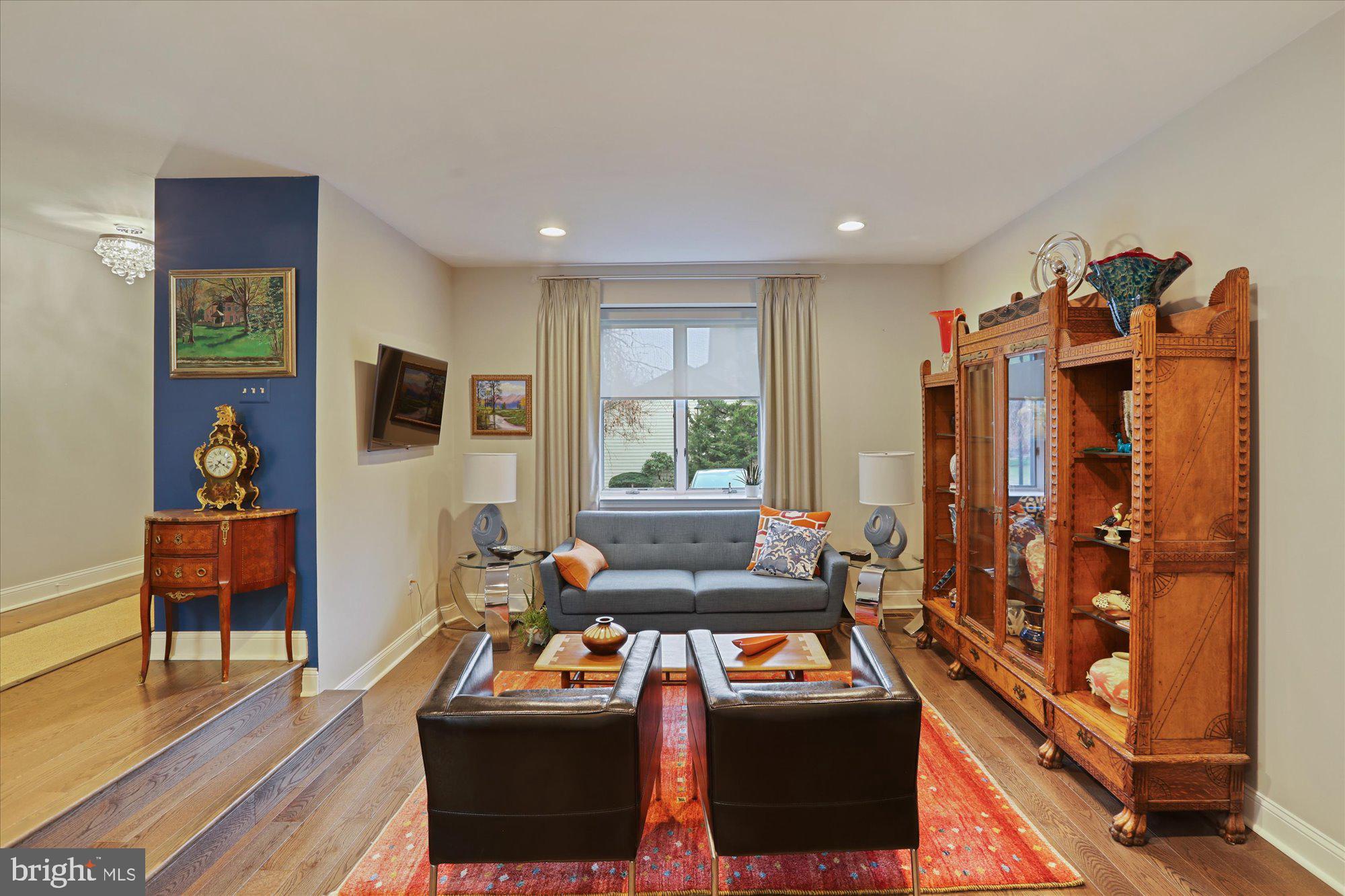 INGHAM MEWS - Residential Lease