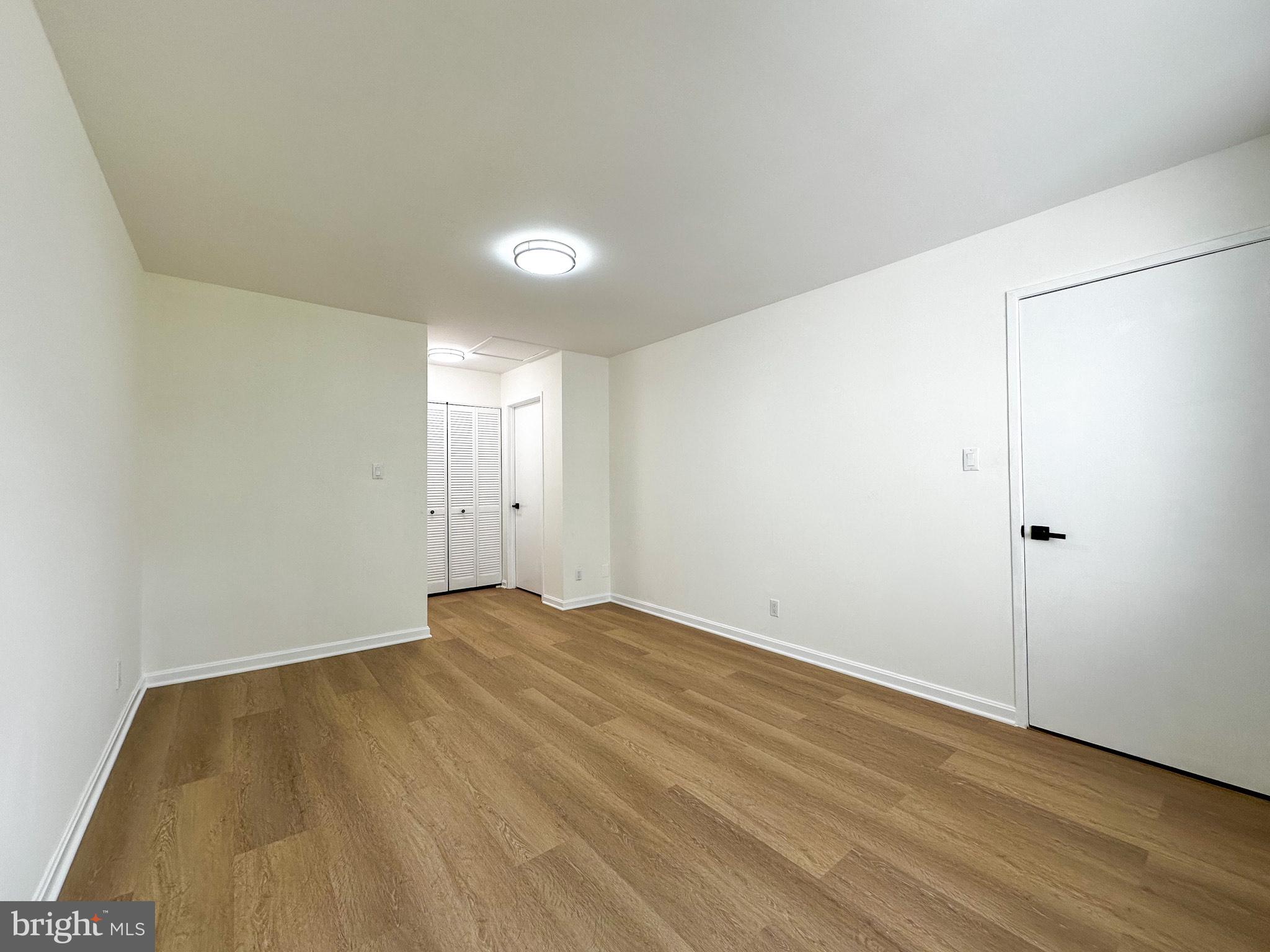 FARMINGDALE - Residential Lease