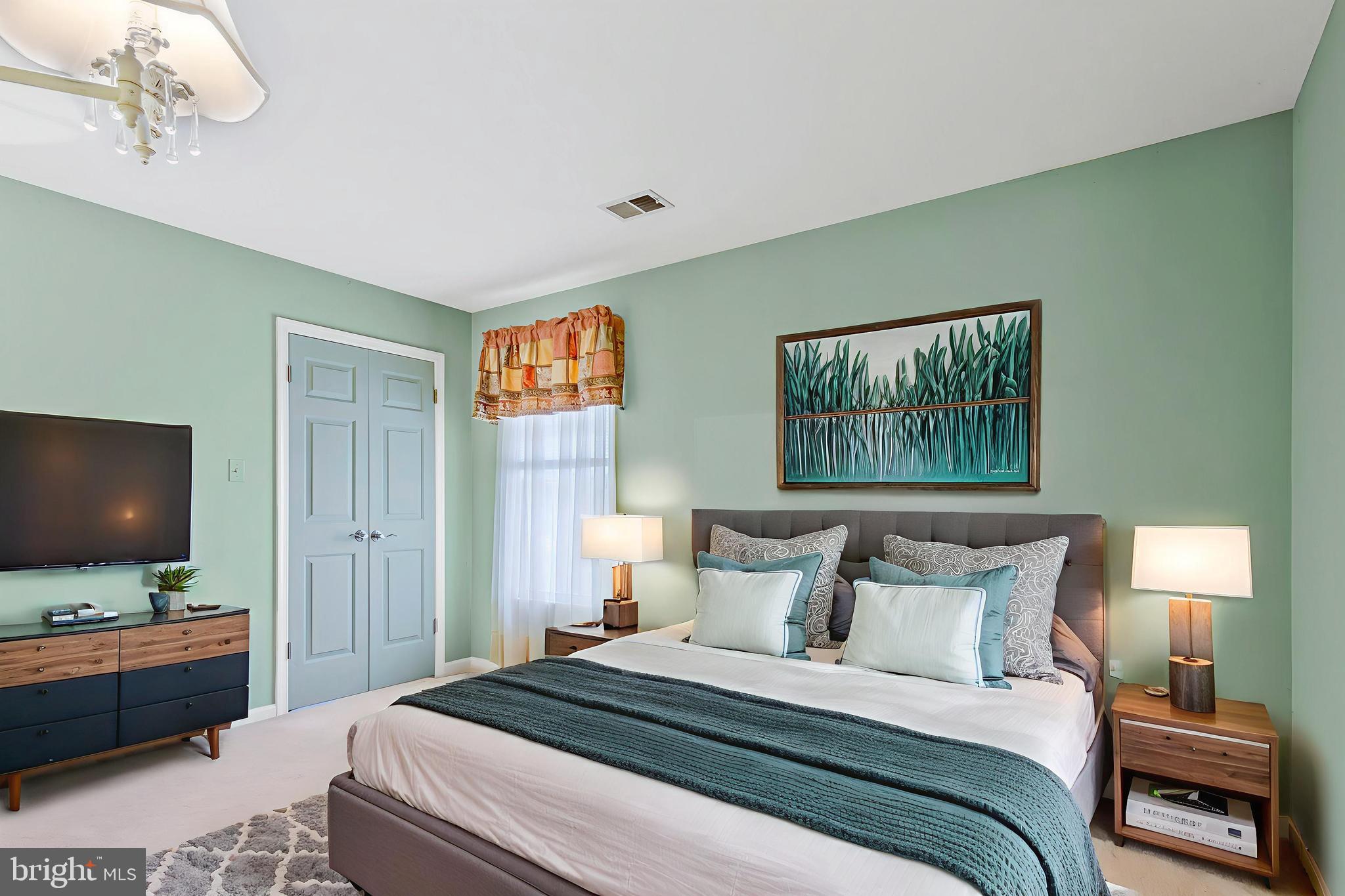 WOODMORE MEADOWS - Residential