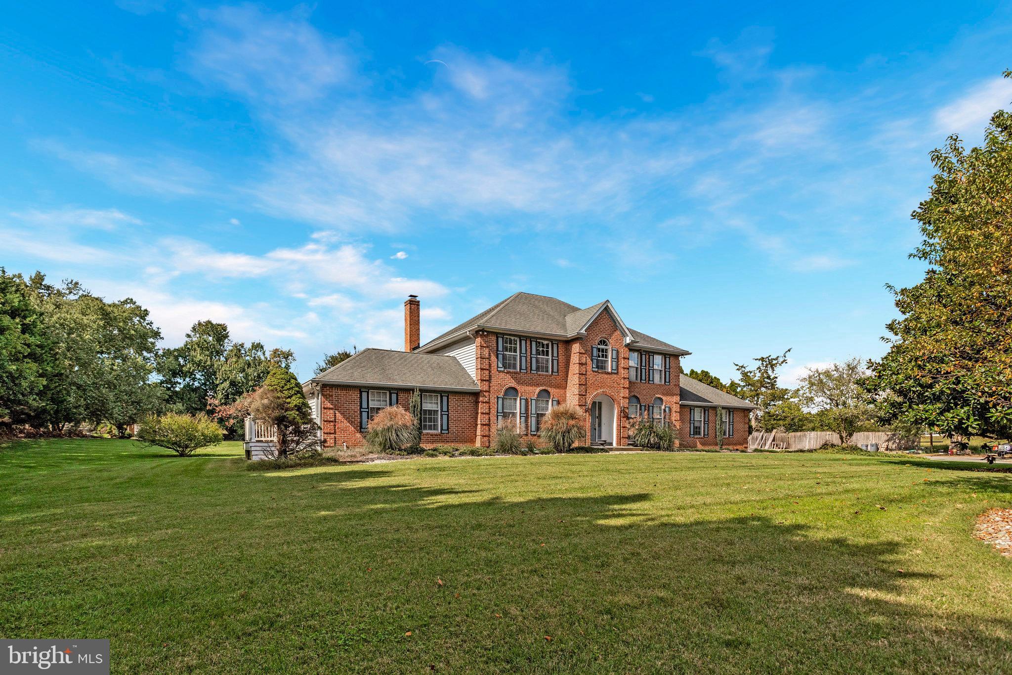 WOODMORE MEADOWS - Residential