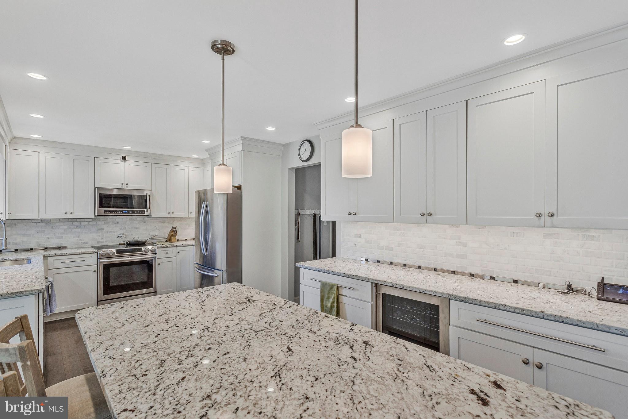 2300 BERMONDSEY DRIVE
