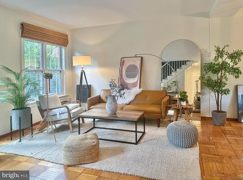 Photo of 1806 Preston Road, ALEXANDRIA, VA 22302 (MLS # VAAX2063970)