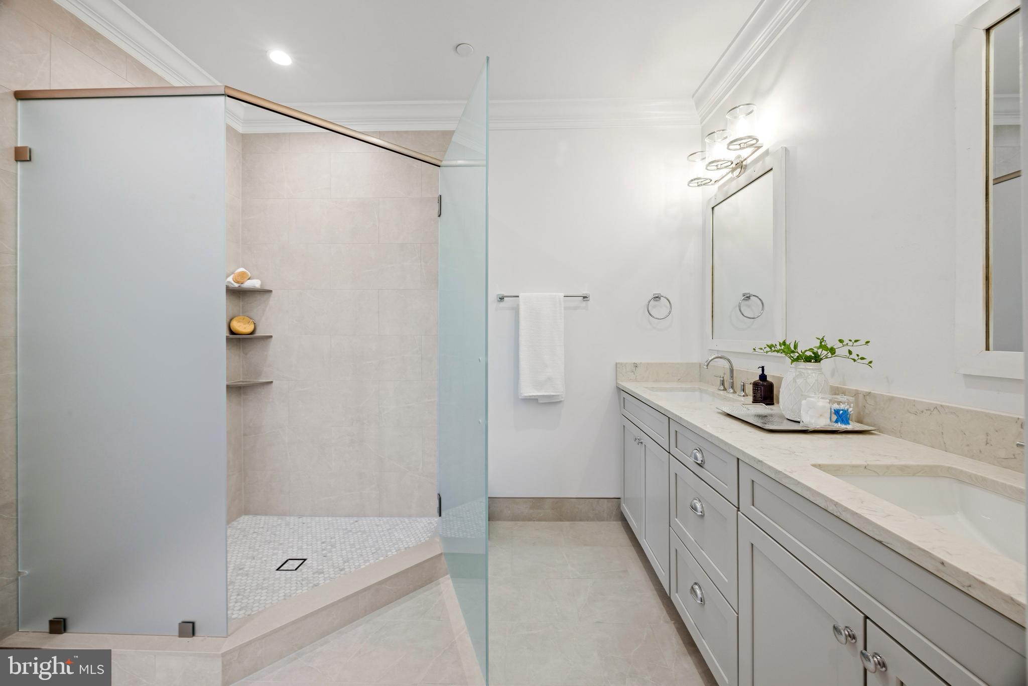 BAY BRIDGE MARINA - Residential