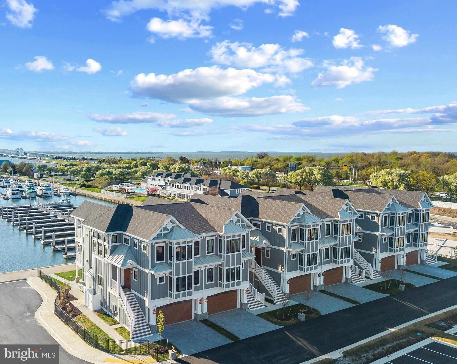 BAY BRIDGE MARINA - Residential