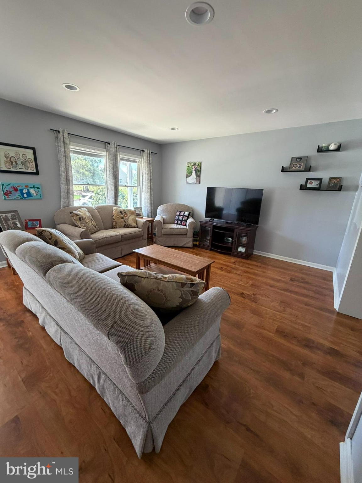 1215 PINE RIDGE DRIVE
