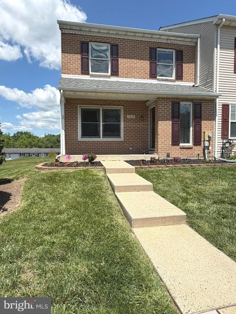 Townhouse For Sale - 1215 Pine Ridge Drive<br/> Montgomery County, PERKIOMENVILLE, PA 18074