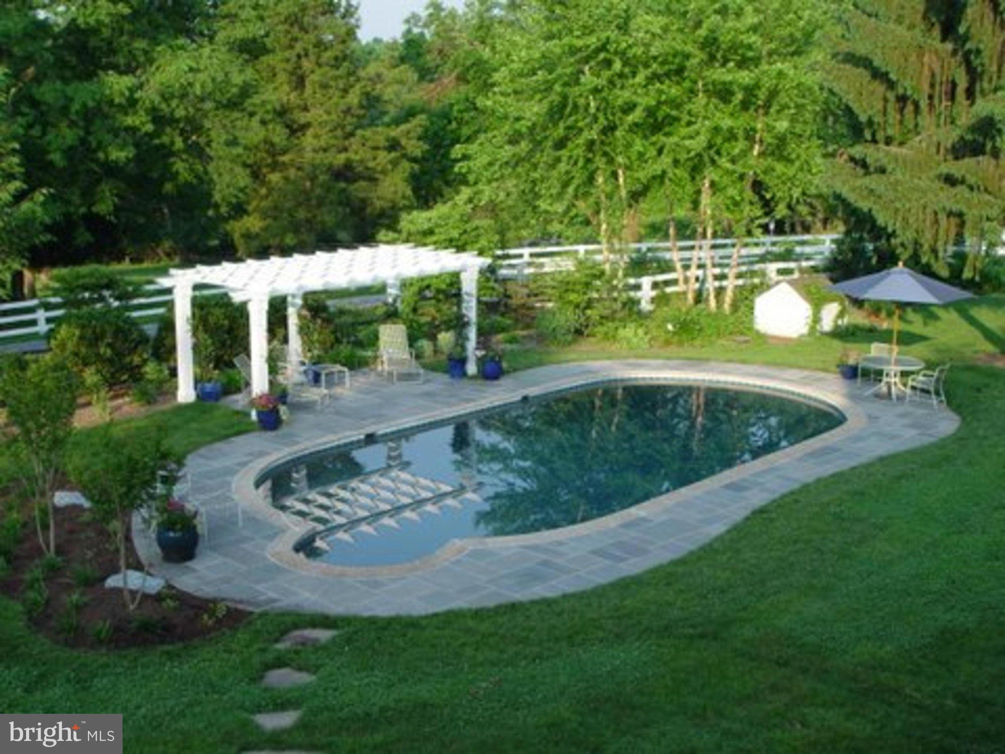 DARNESTOWN OUTSIDE - Farm