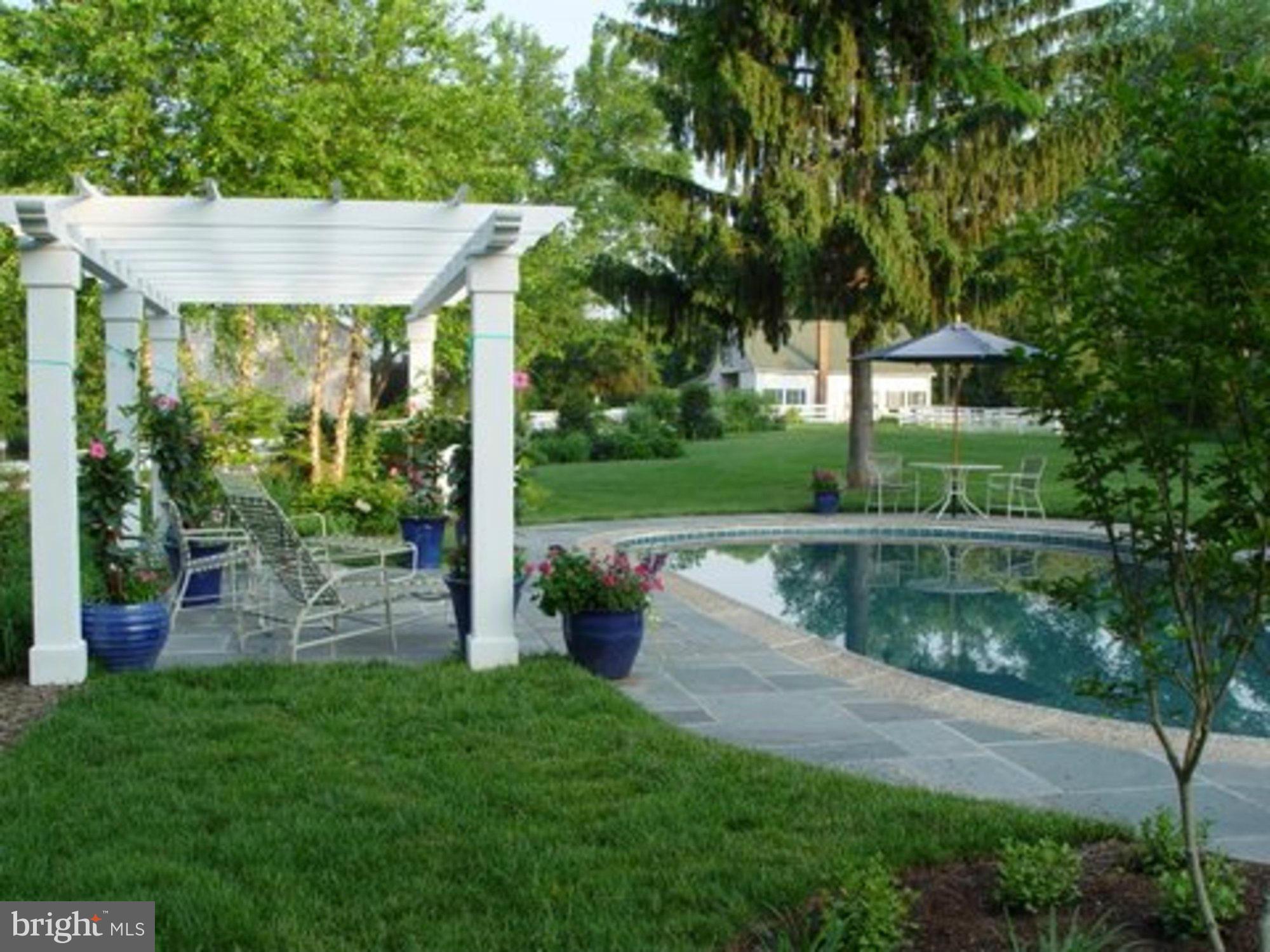 DARNESTOWN OUTSIDE - Farm