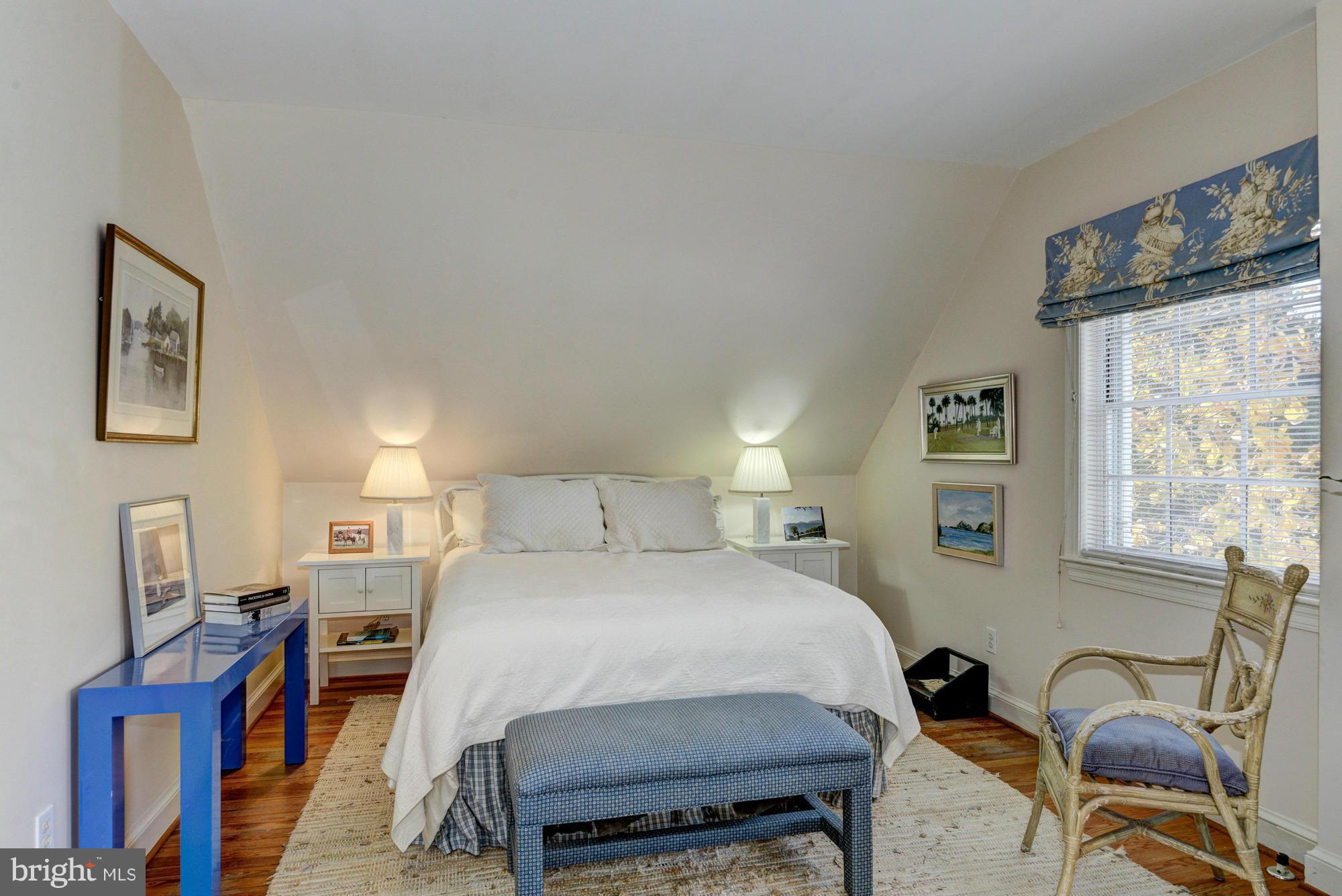 DARNESTOWN OUTSIDE - Farm