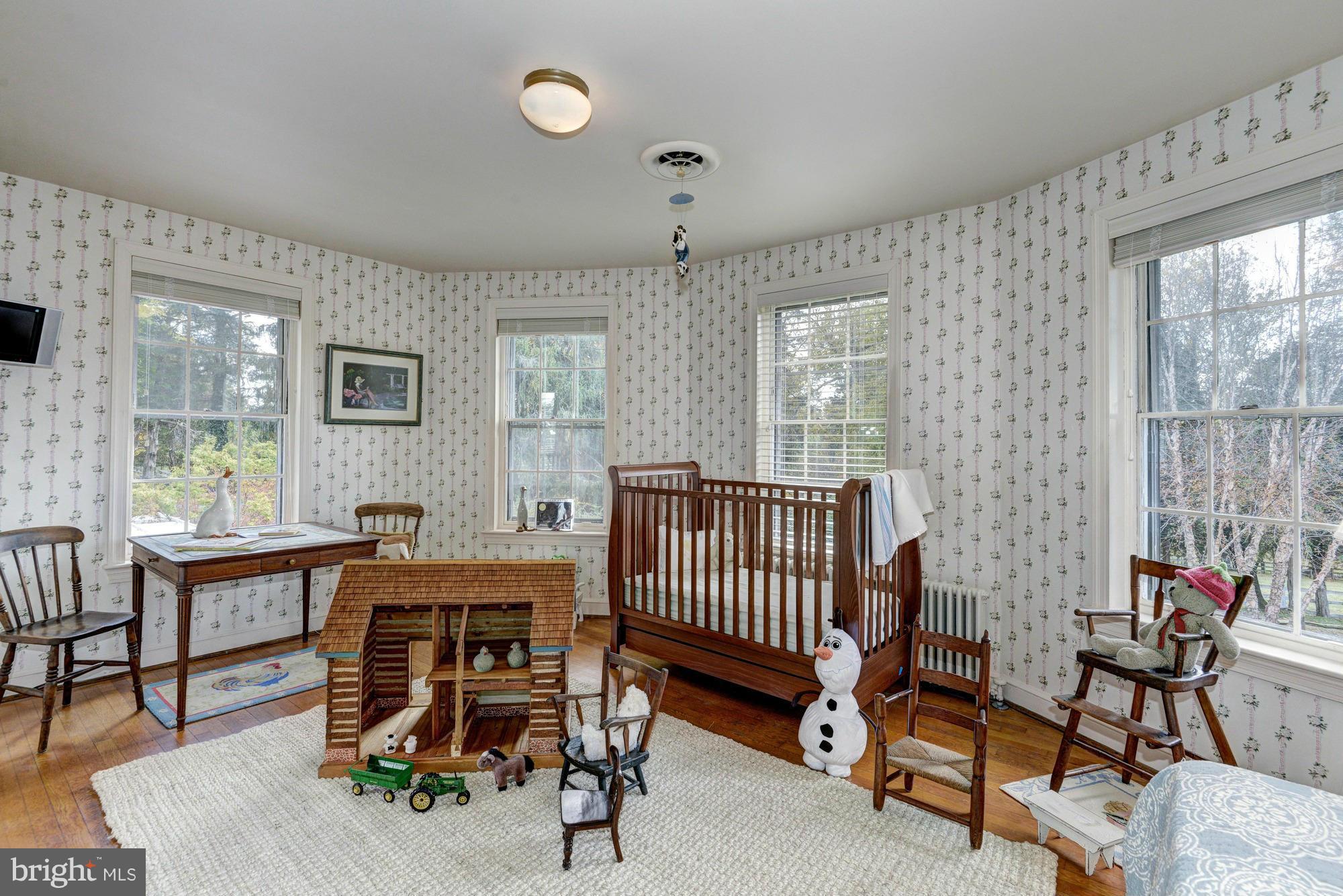 DARNESTOWN OUTSIDE - Farm