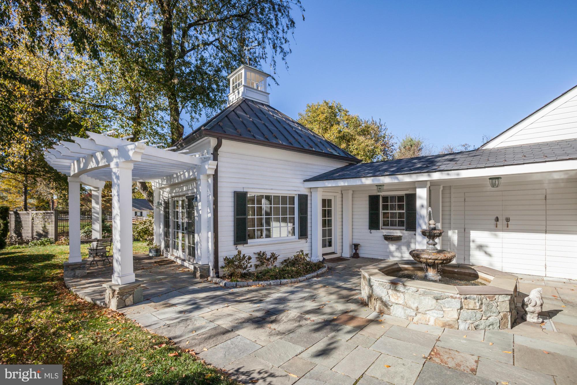 DARNESTOWN OUTSIDE - Farm