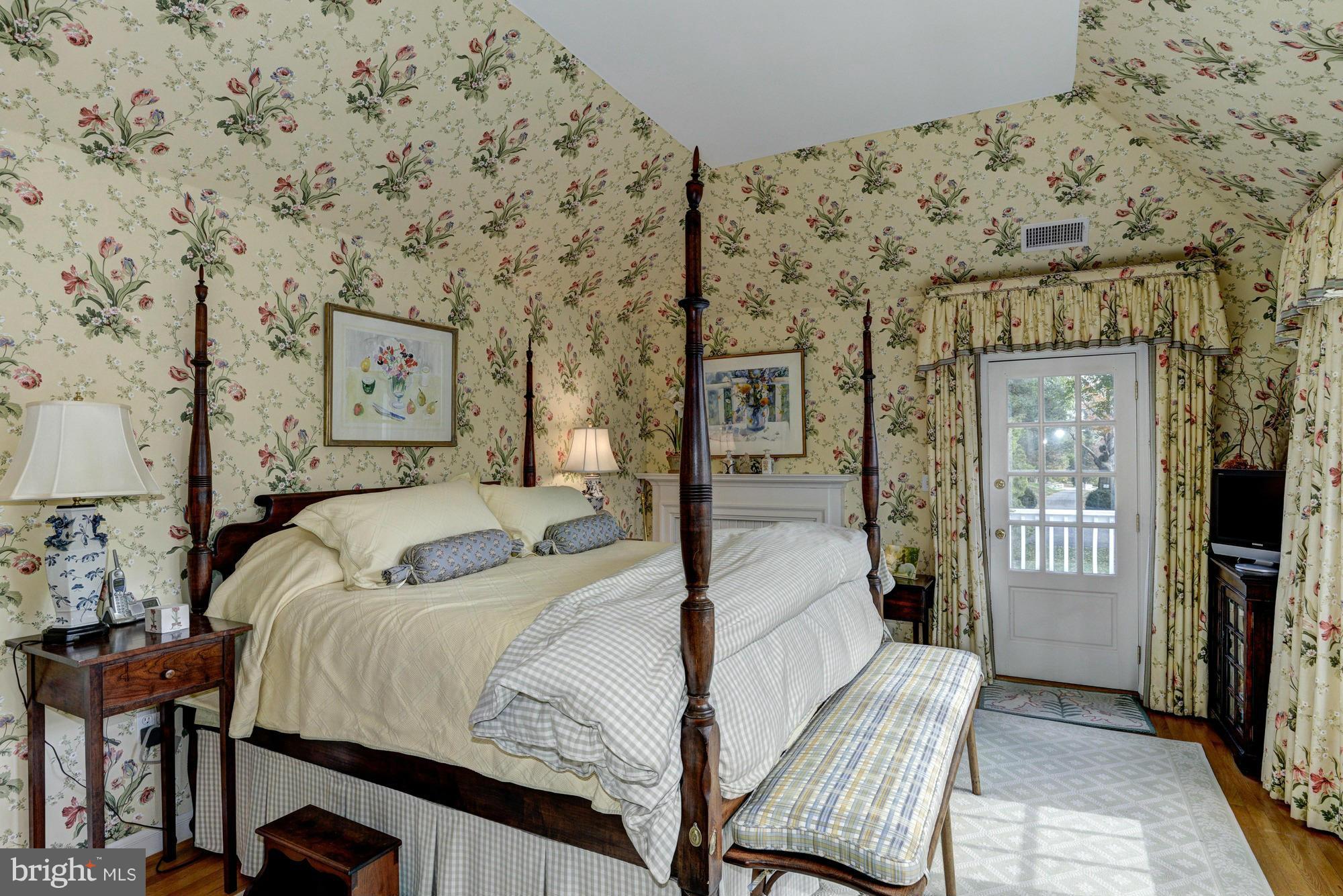 DARNESTOWN OUTSIDE - Farm