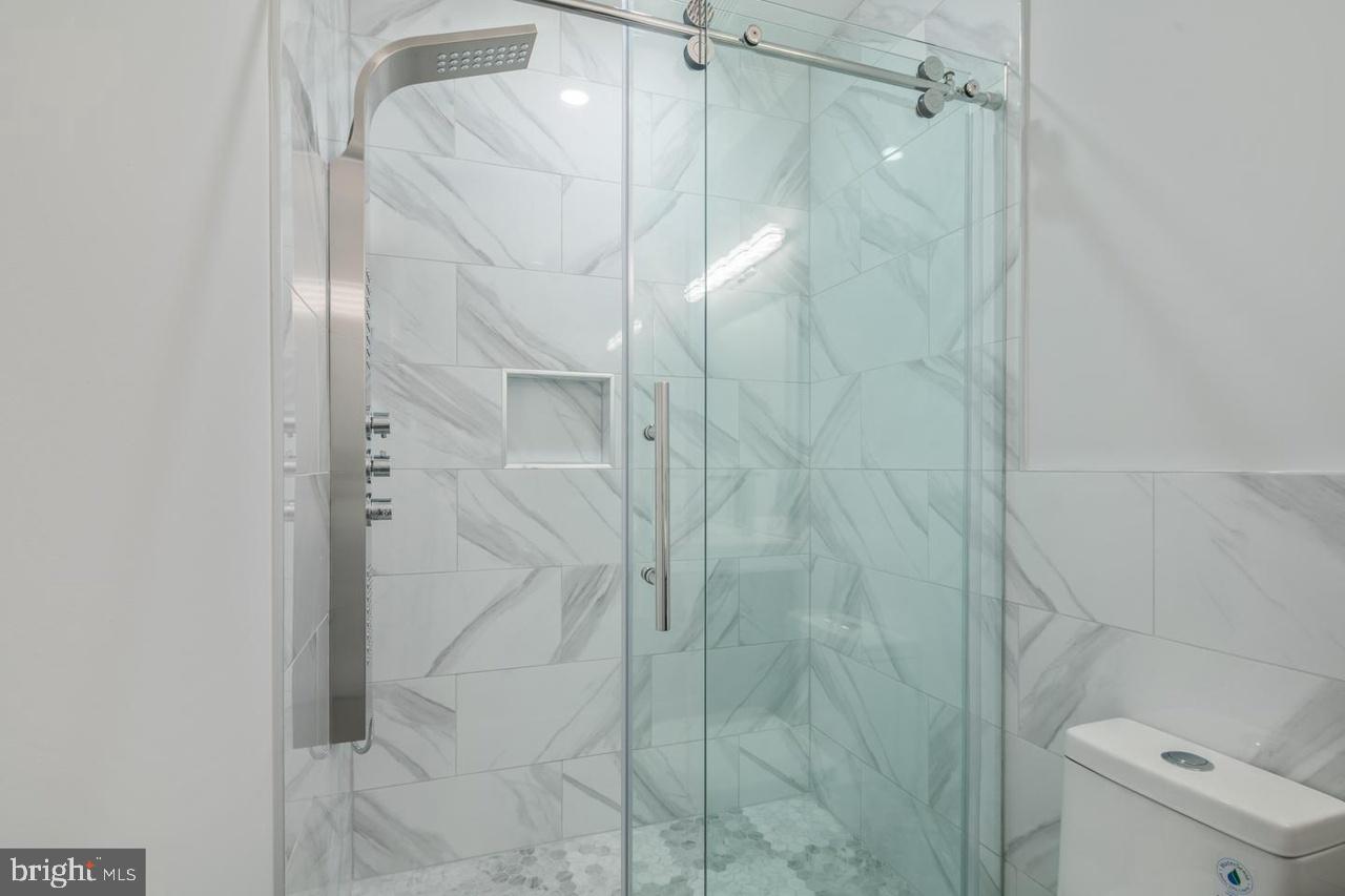 LUDLOW - Residential Lease