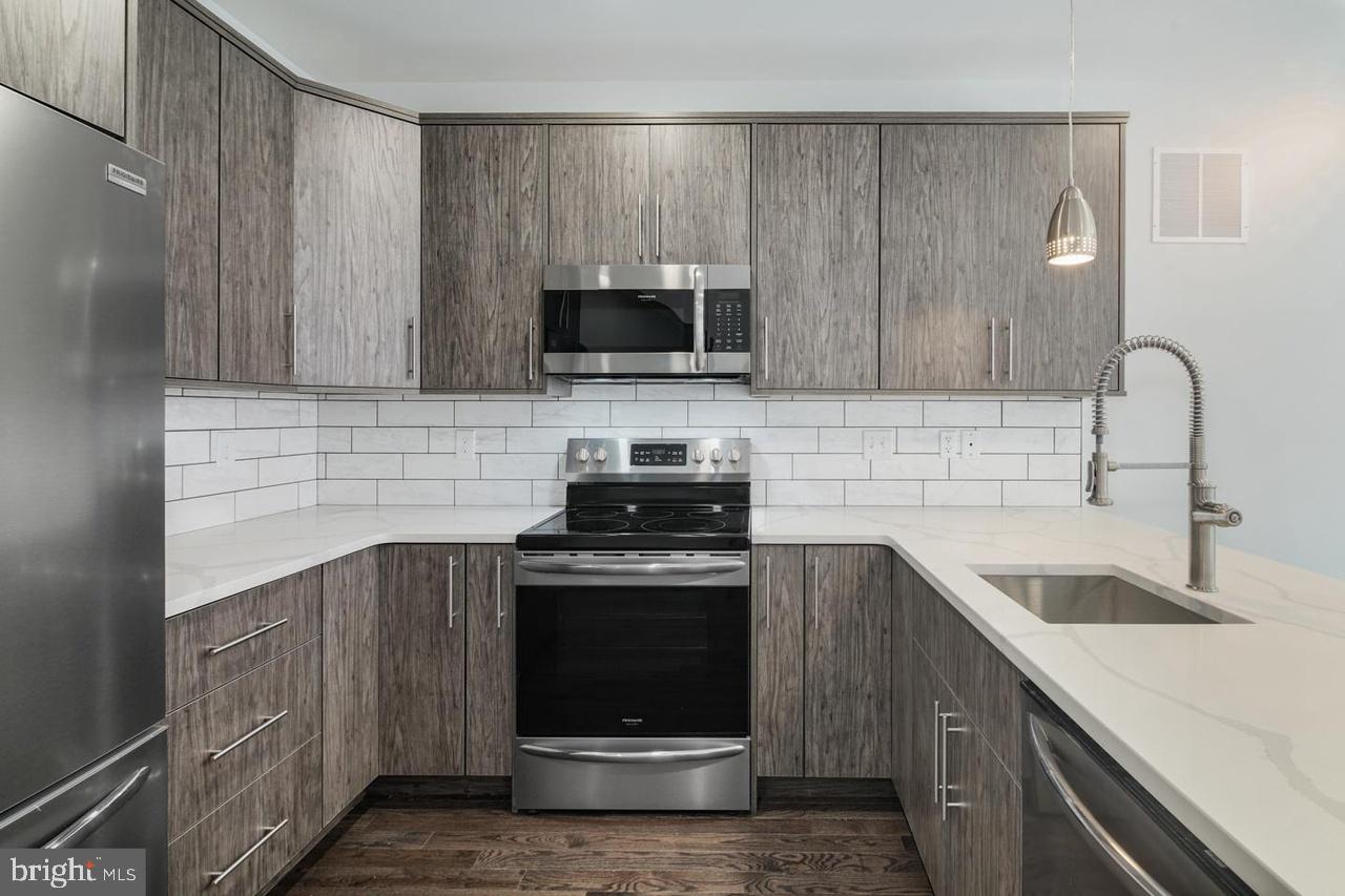 LUDLOW - Residential Lease