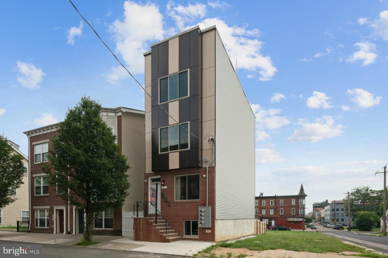 LUDLOW - Residential Lease