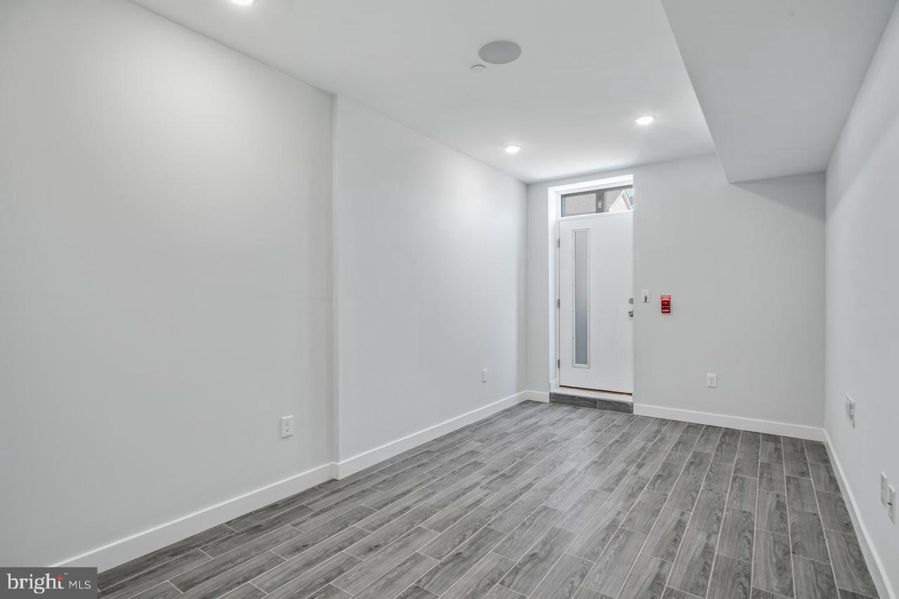 LUDLOW - Residential Lease