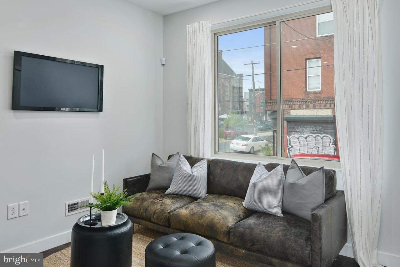 LUDLOW - Residential Lease
