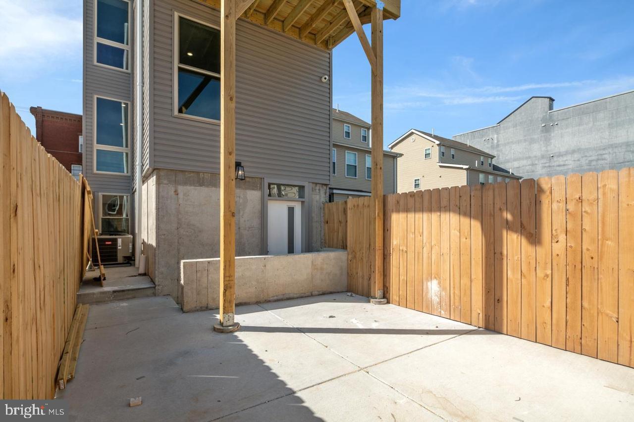 LUDLOW - Residential Lease