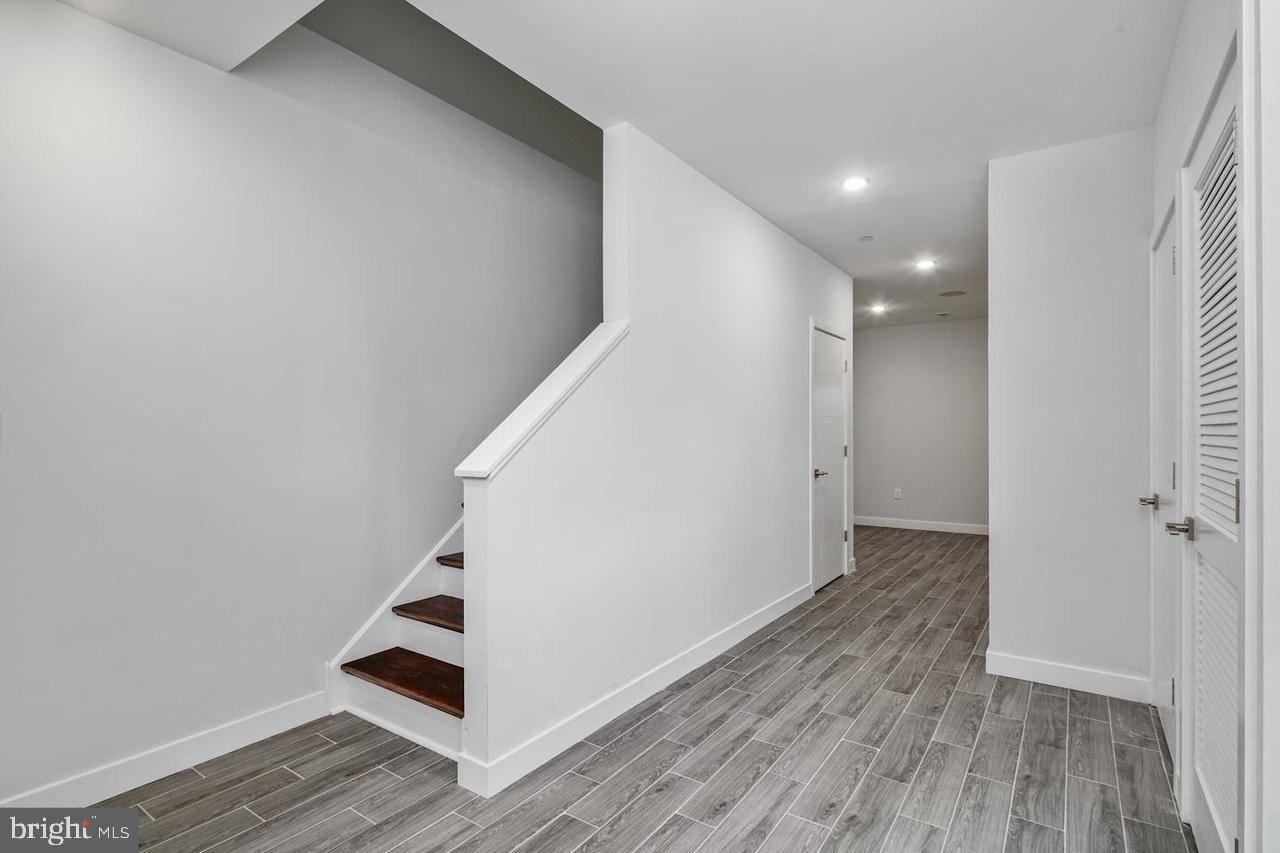 LUDLOW - Residential Lease