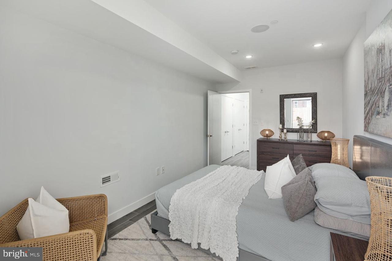 LUDLOW - Residential Lease