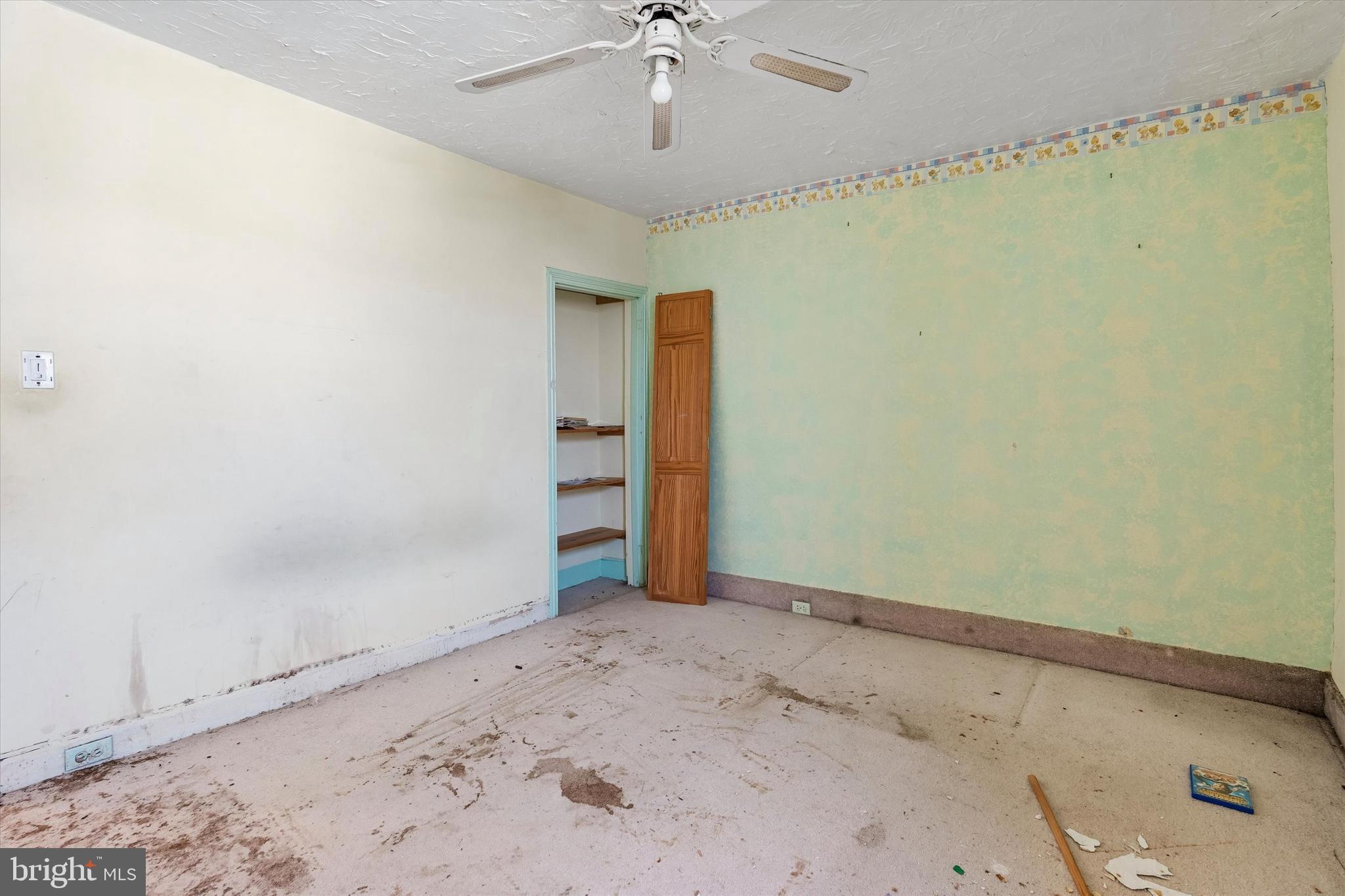 EAST KENSINGTON - Residential