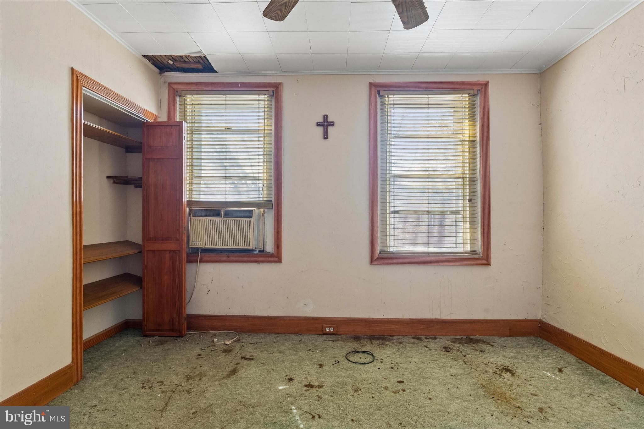 EAST KENSINGTON - Residential